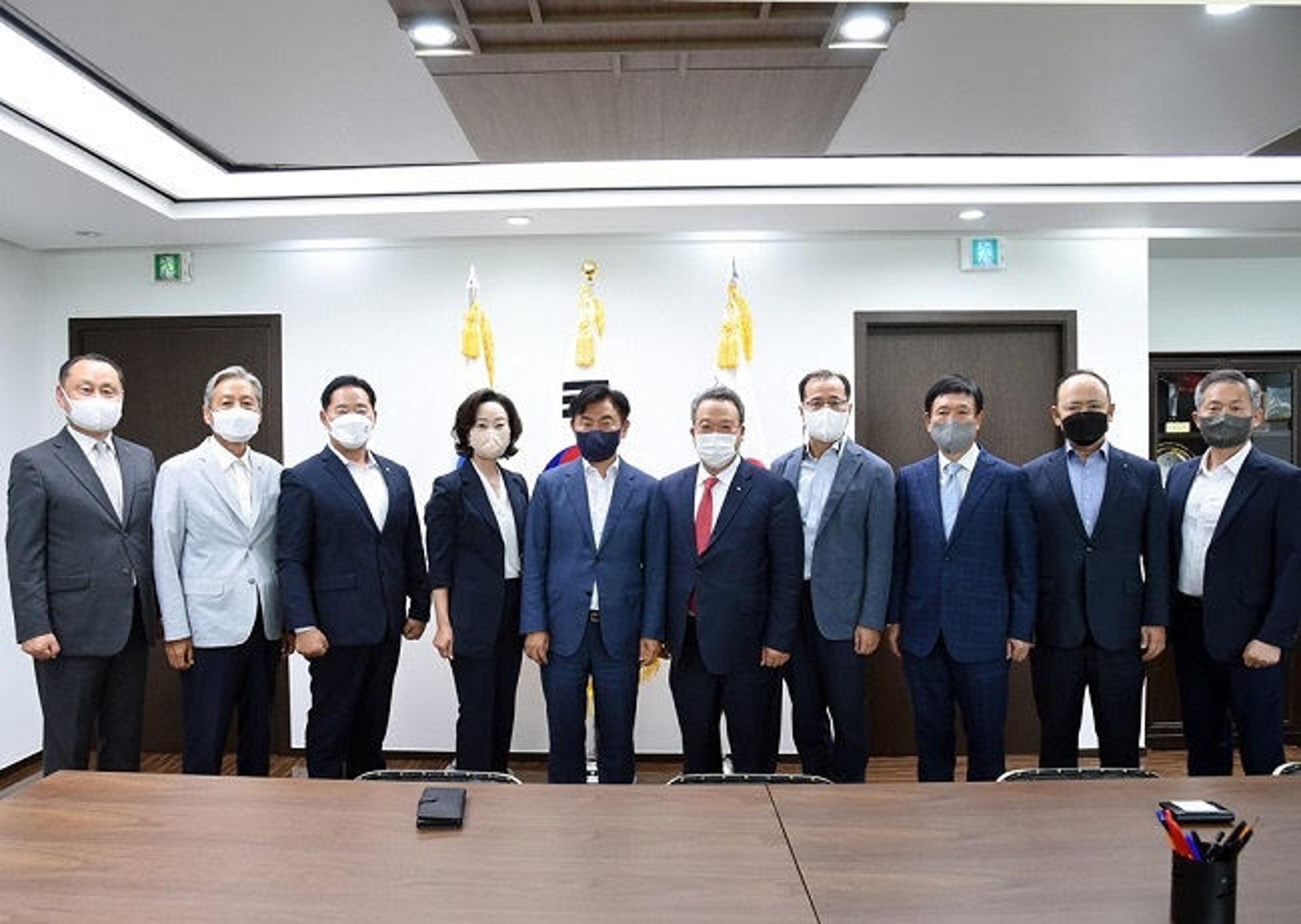 김동근 의정부시장, 경기북부상공회의소 회장단과 간담회