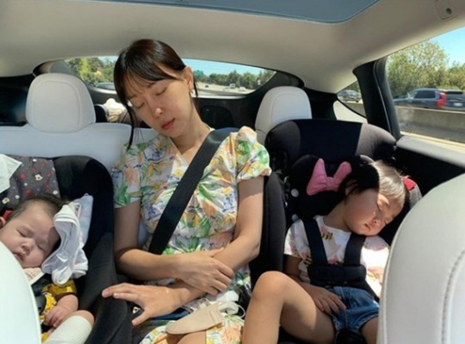 "애 둘 데리고 비행기 극기훈련"… 이지혜, 美 샌프란시스코서 찰칵
