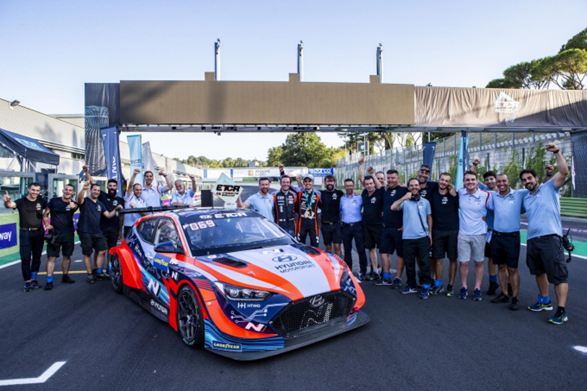 현대차 전동화모델, 경주서도 진가 발휘… '벨로스터 N ETCR' FIA ETCR 5라운드 우승