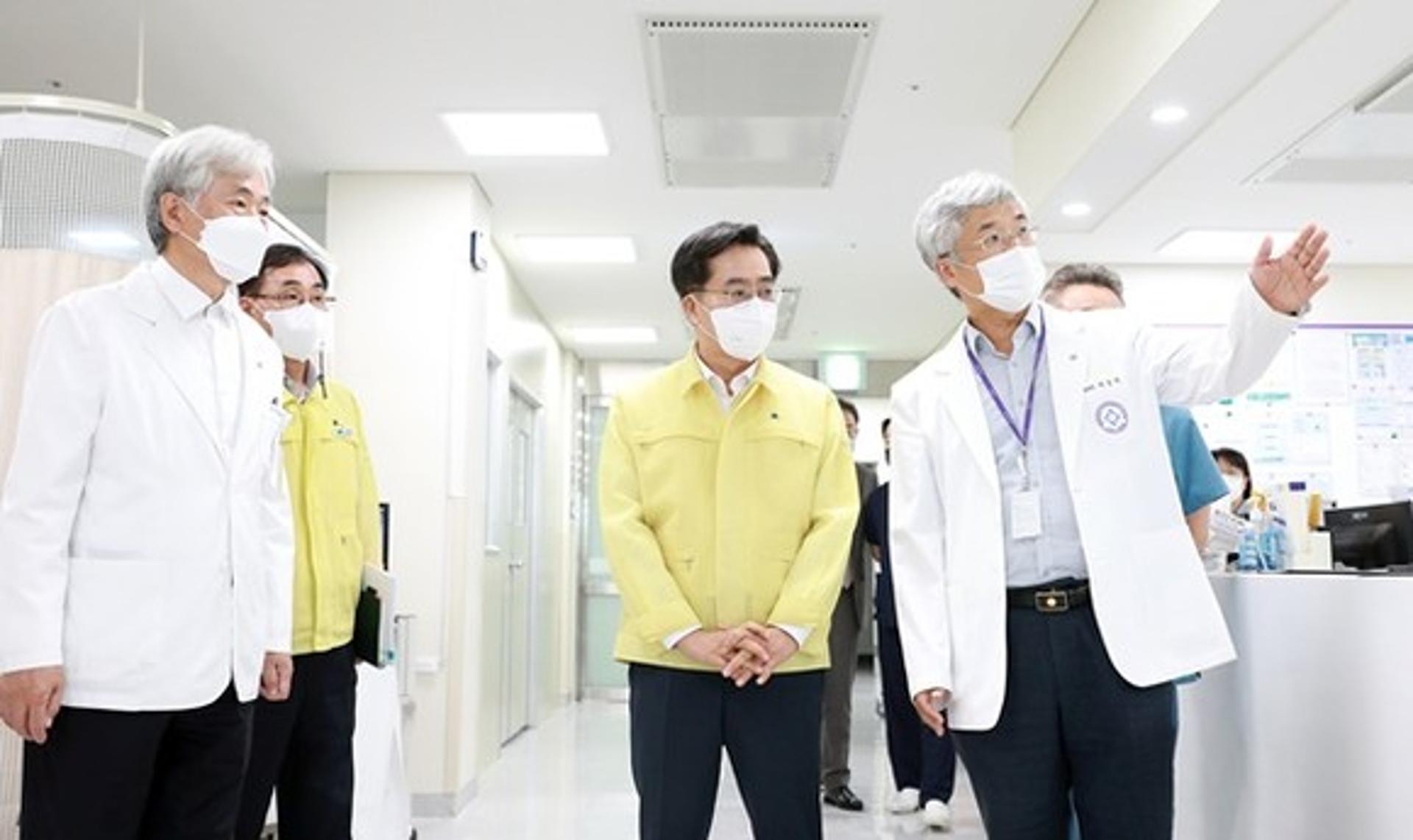 김동연 지사, 코로나19 재유행 대응해 성남시의료원 등 현장점검 나서