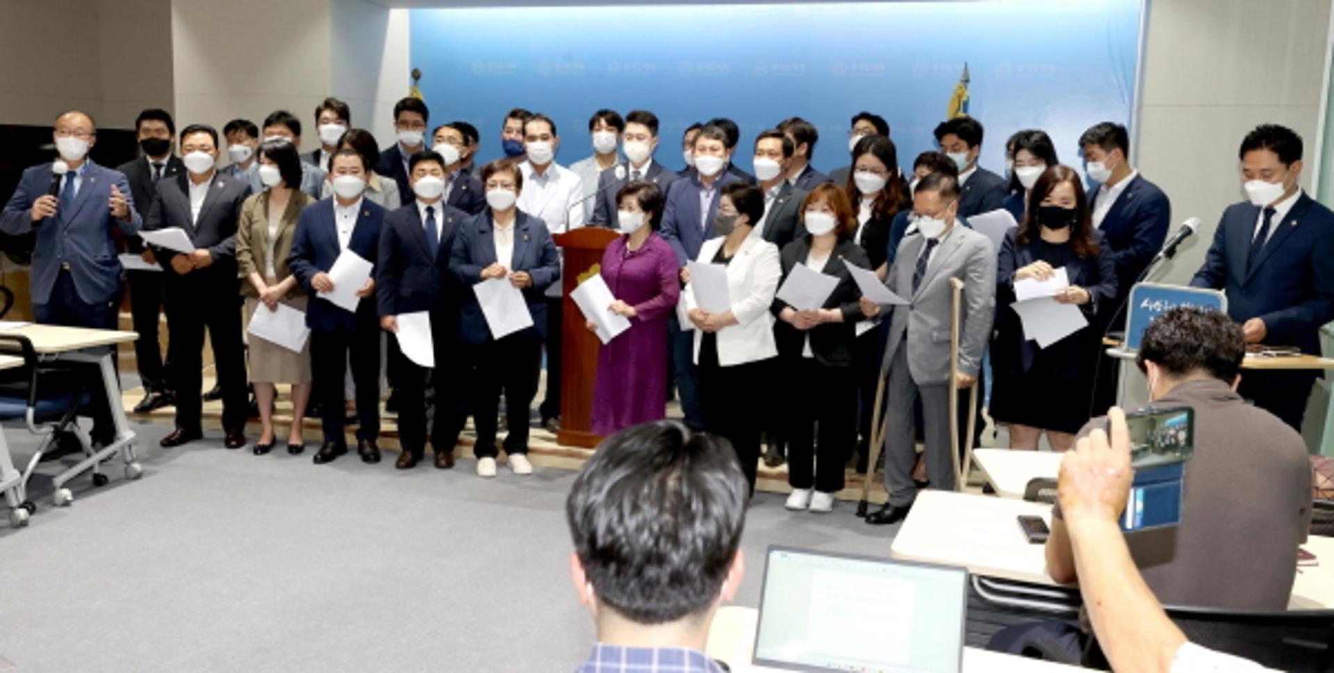 경기도의회 파행 3주, 곽미숙 국민의힘 대표 "늦어진 만큼 속도를 내려고 노력하겠다"