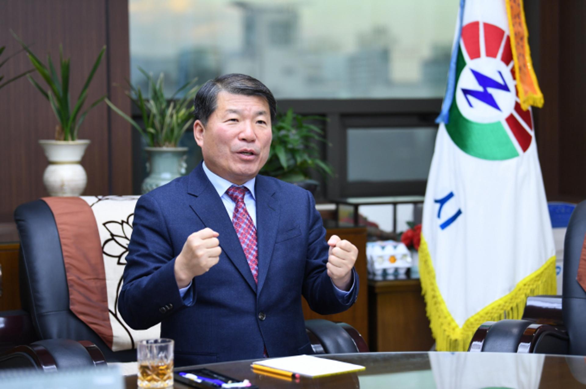 [인터뷰] 백경현 시장, "최첨단 친환경 도시 '스마트 그린시티' 조성 등 구리시 대전환 이뤄낼 것"