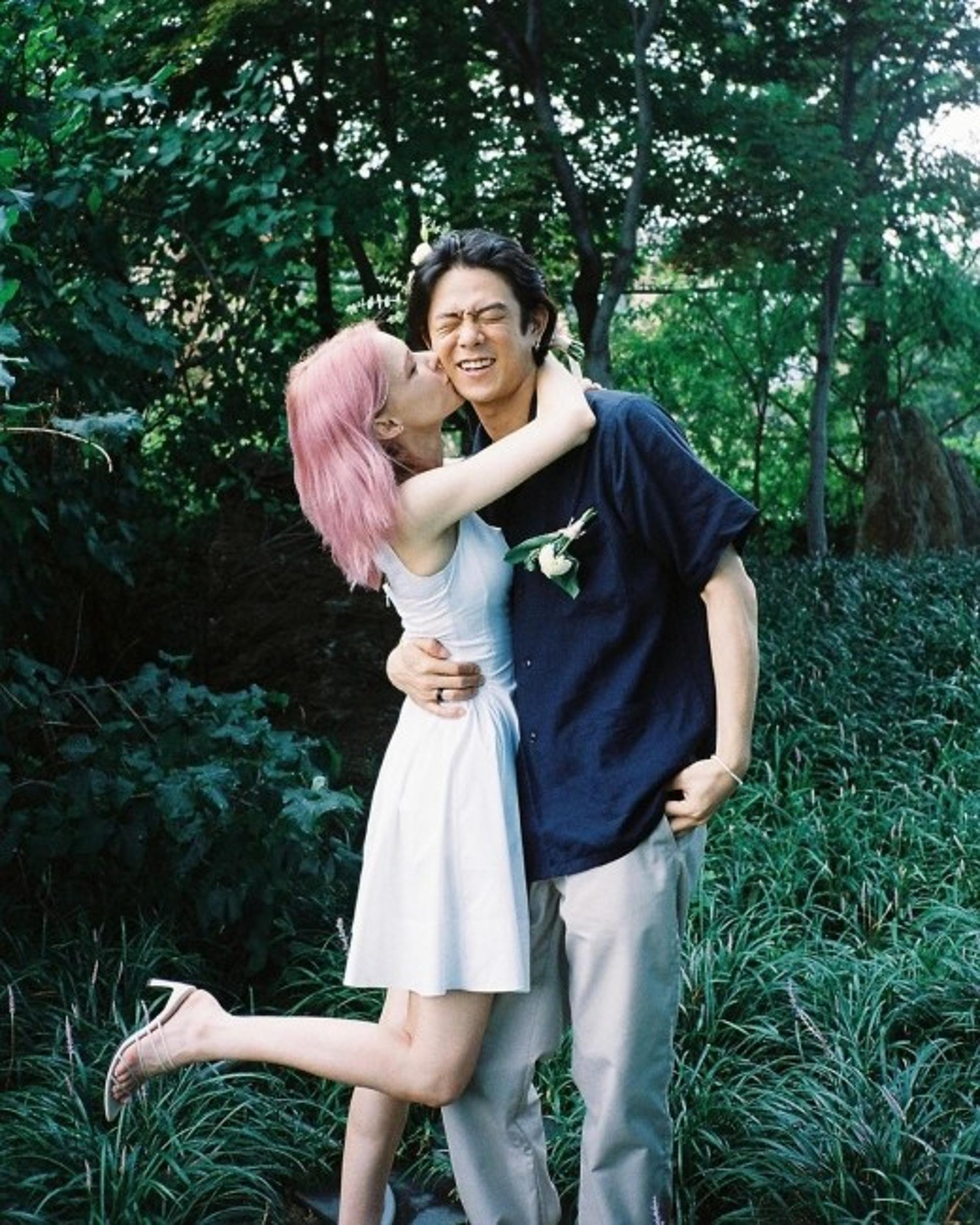 "혼인신고 완료"… 빈지노, ♥미초바와 법적부부됐다