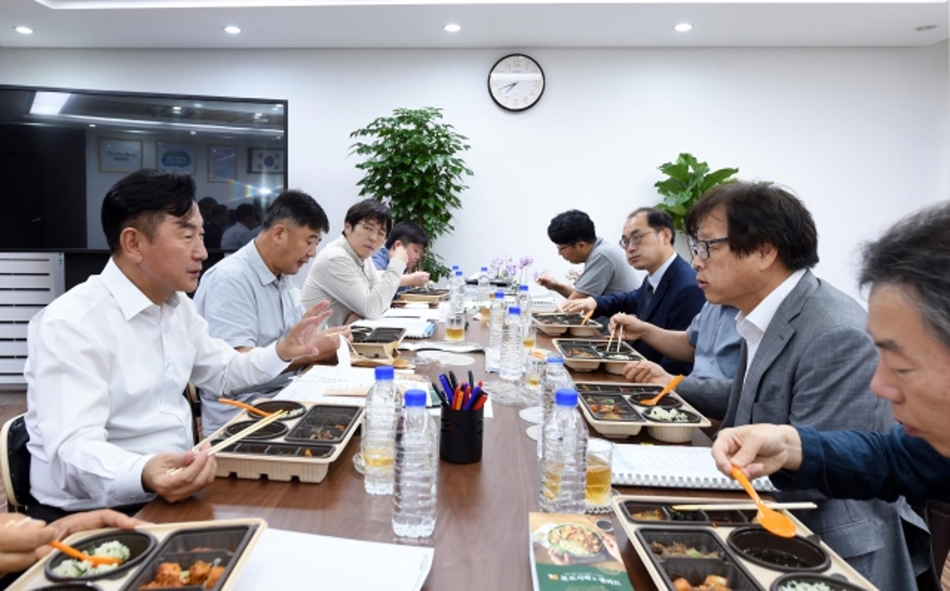 의정부시장 김동근, 물류센터 백지화 방안 논의