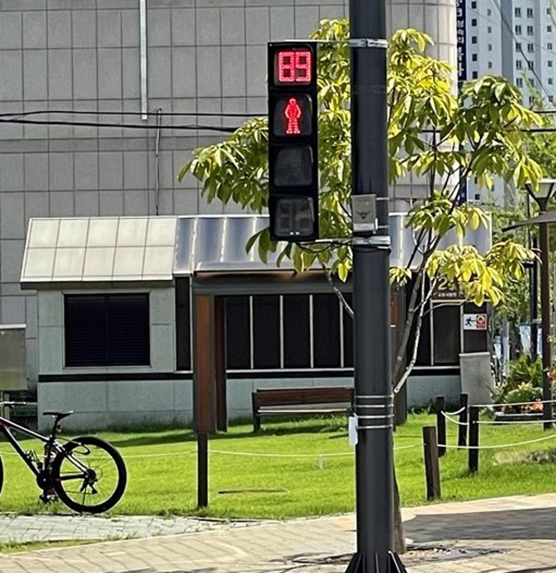 의정부시, 전국 최초 횡단보도 '빨간불 잔여시간' 표시