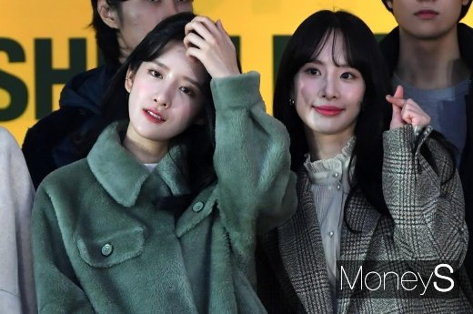 '우주소녀' 엑시·설아, 이동 중 교통사고…현재 상태는?