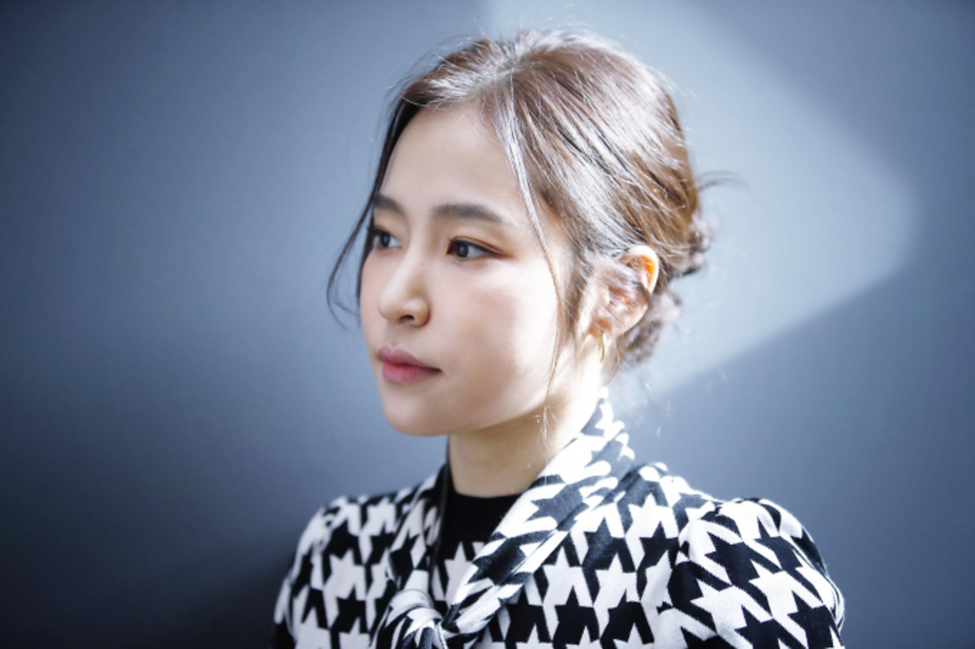 백신 3차 접종한 홍자, 코로나 확진… "가벼운 감기 증상"