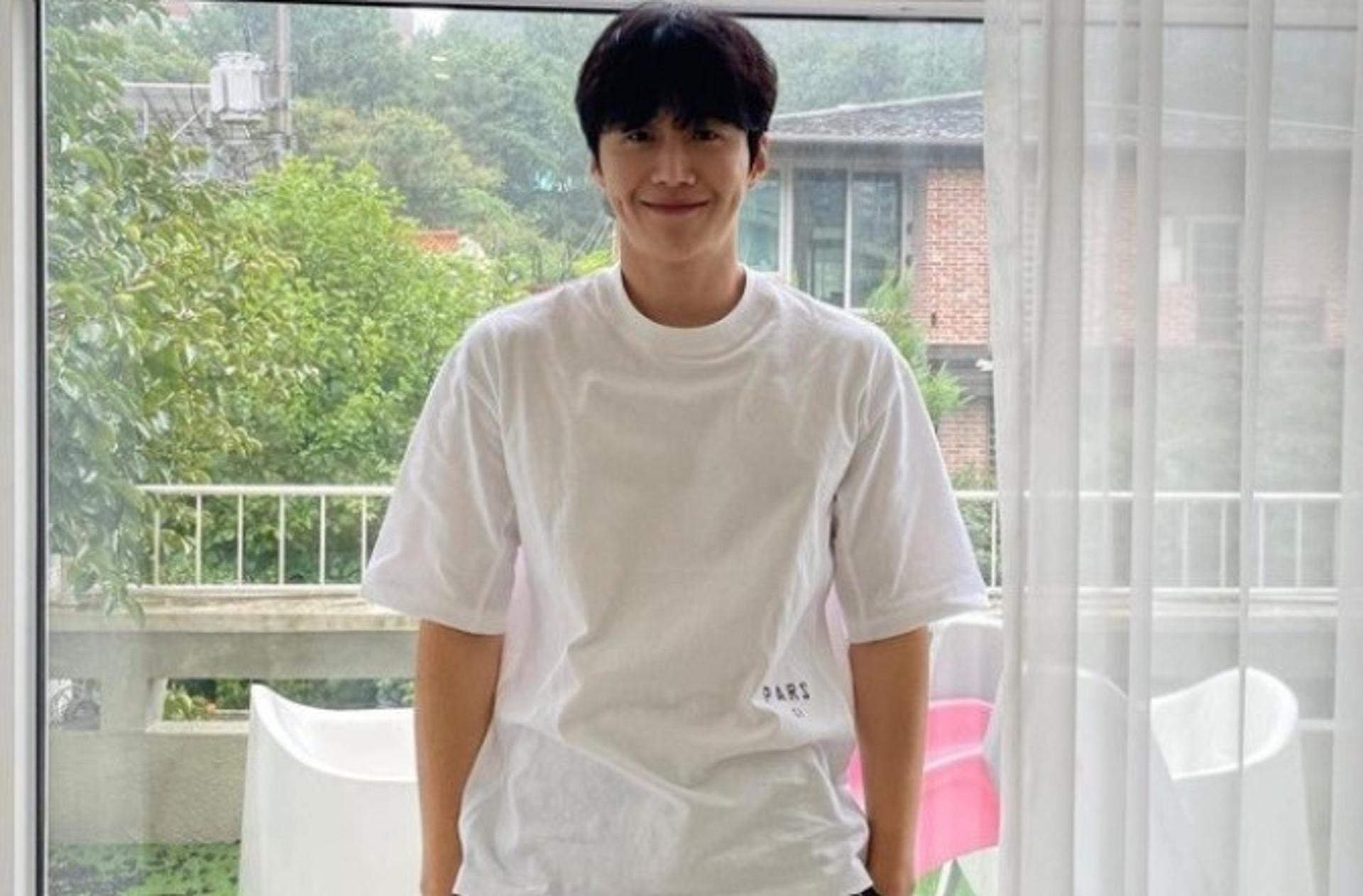 김선호, 복귀 후 웃음꽃 활짝… 보조개 미소 좀 봐?