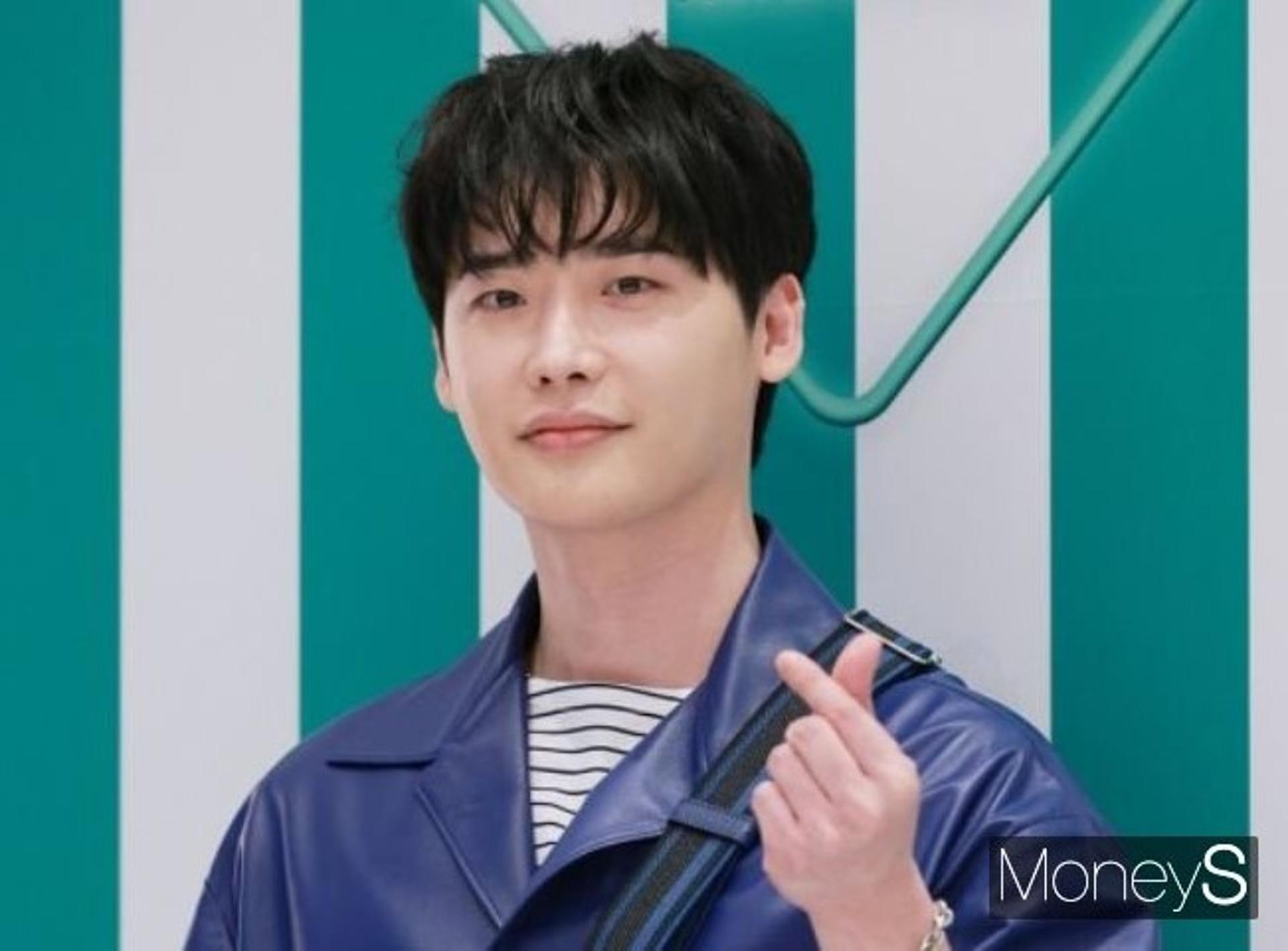 "그리웠어요"… 이종석, 4년 만에 팬들과 직접 만난다