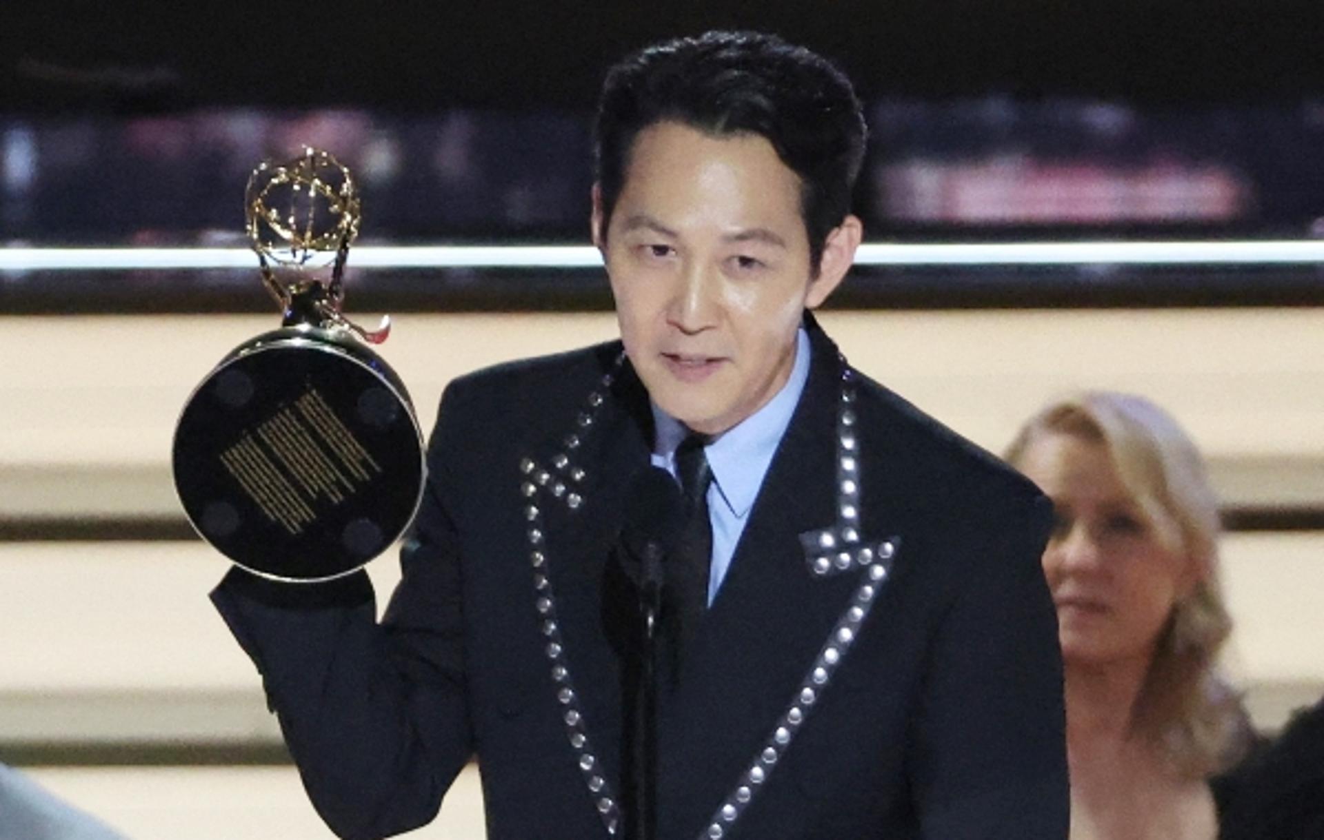 '금의환향' 이정재 "오징어게임 시즌2, 열심히 쓰고 있다"