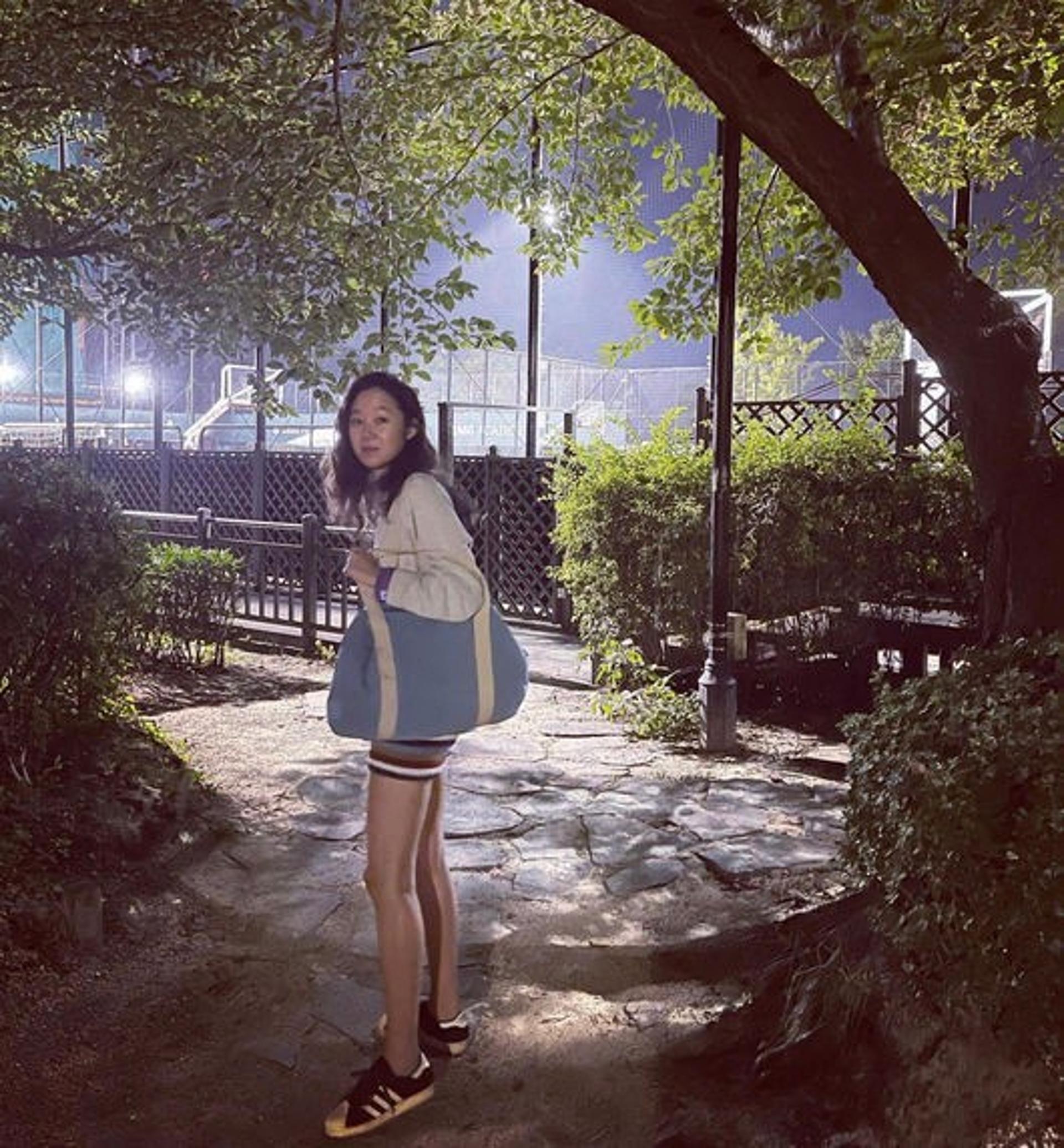 공효진, ♥케빈오가 찍어줬나… 운동화 신어도 '완벽'
