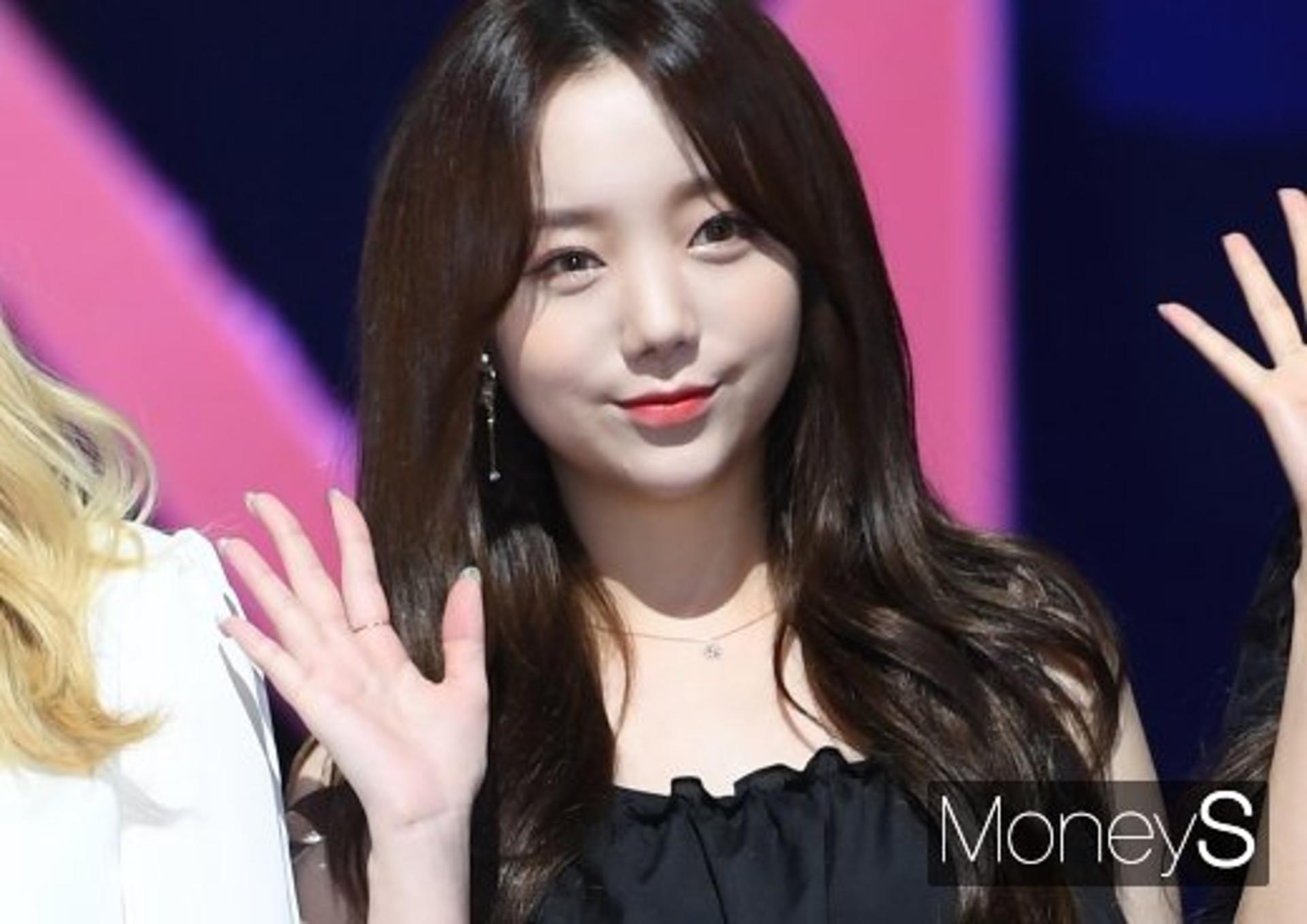 러블리즈 출신 케이, 소속사 계약 해지… 김준수와 열애설 때문?