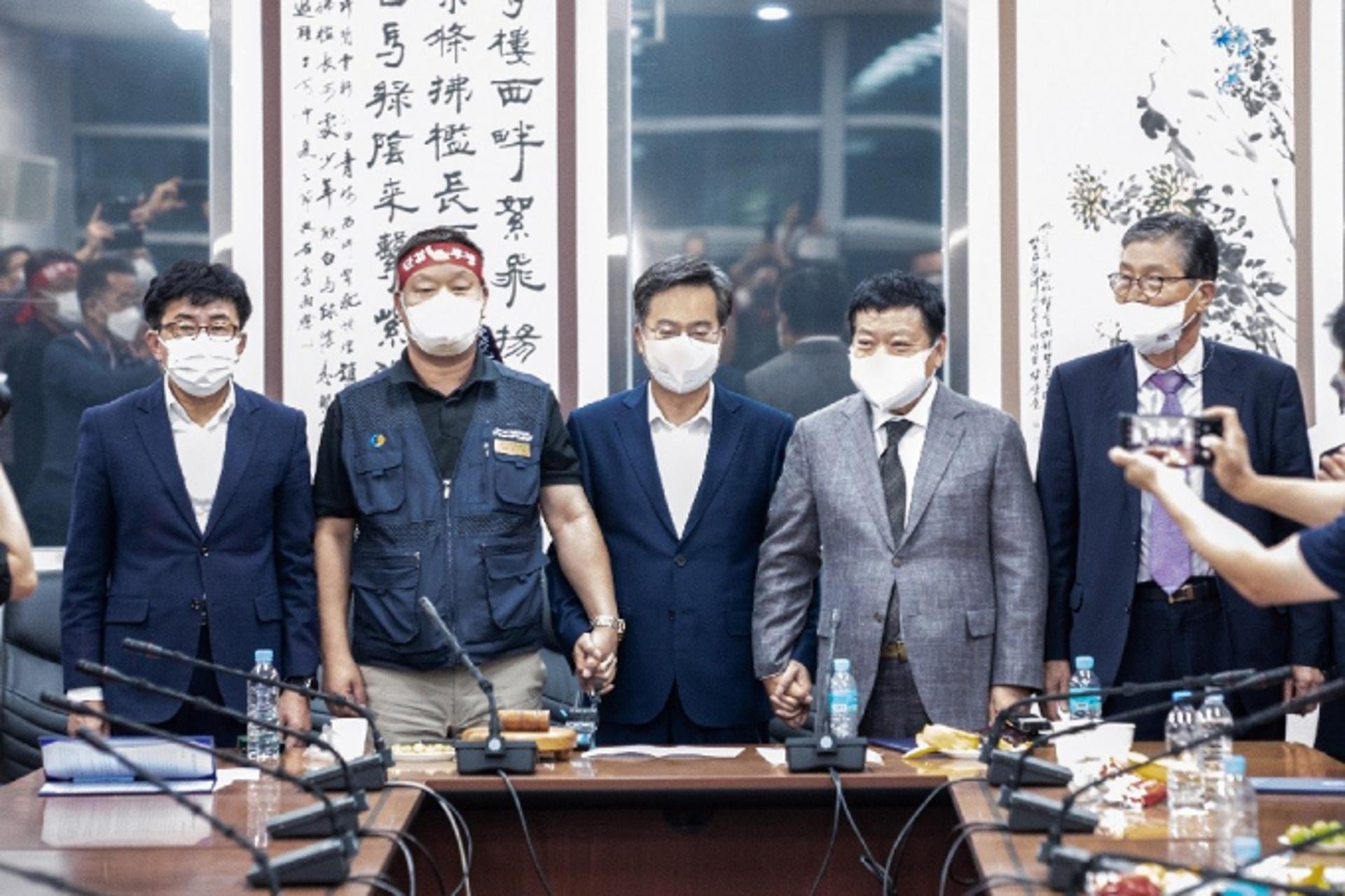 경기도 버스 노사협상 극적 타결…출근대란 피했다