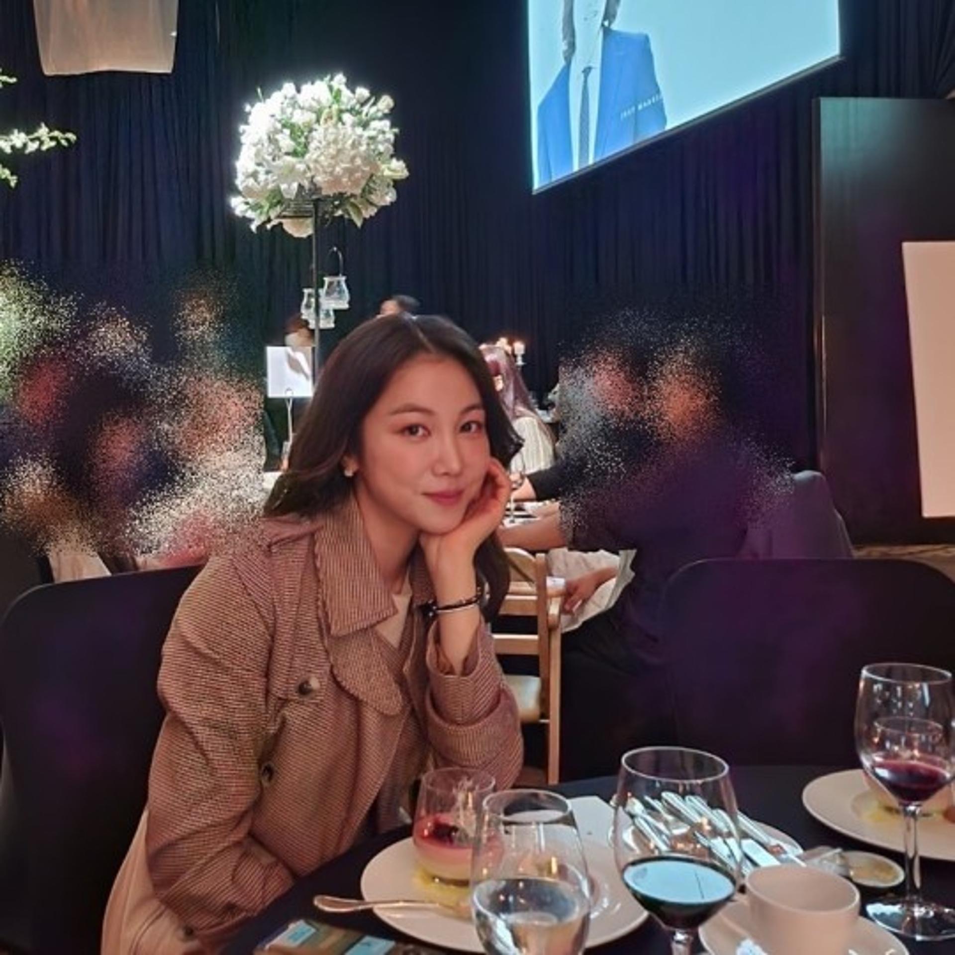 김옥빈, 민폐 하객 맞네?… 결혼식장서 빛나는 미모