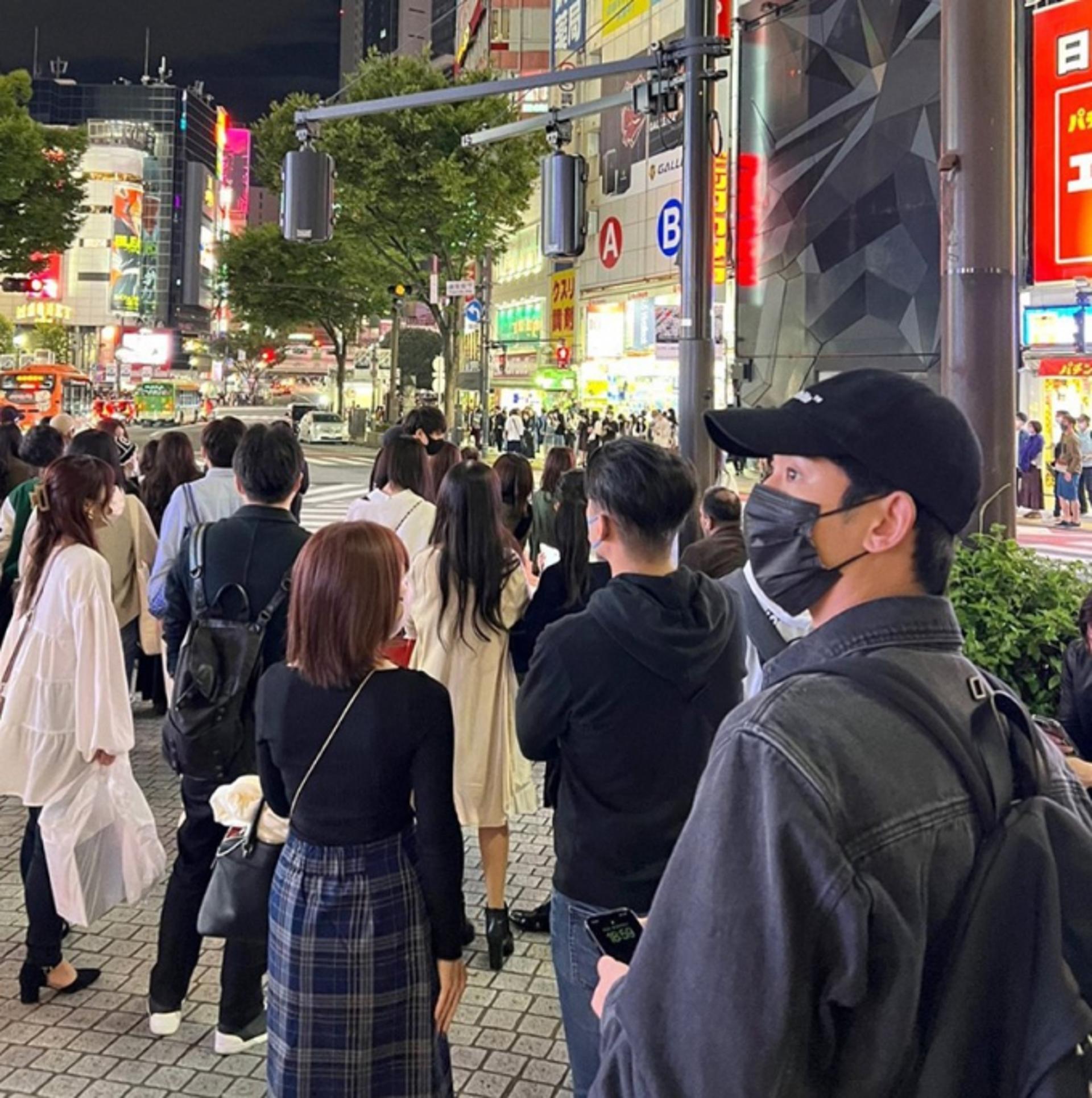 한류스타 A씨 '이곳'서 포착… 눈만 봐도 딱 알겠어?