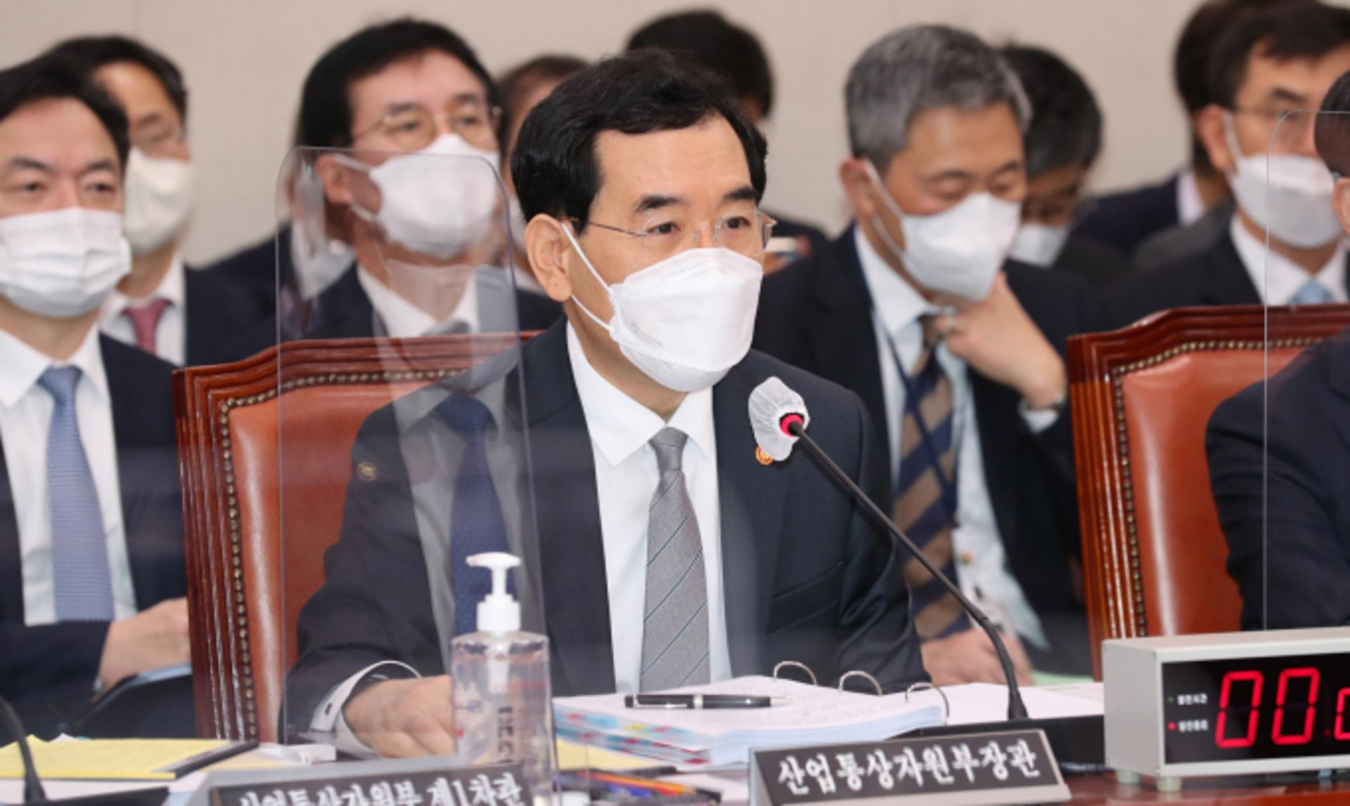 '전력도매가 상한제' 연일 군불… 민간 발전업계 반발 넘을까