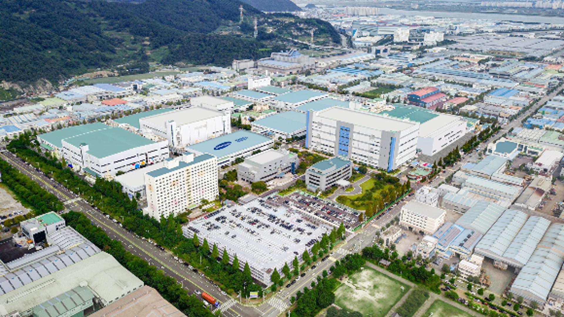 IT 수요 둔화·재고조정 여파… 삼성전기 3분기 영업이익 32%↓(종합)