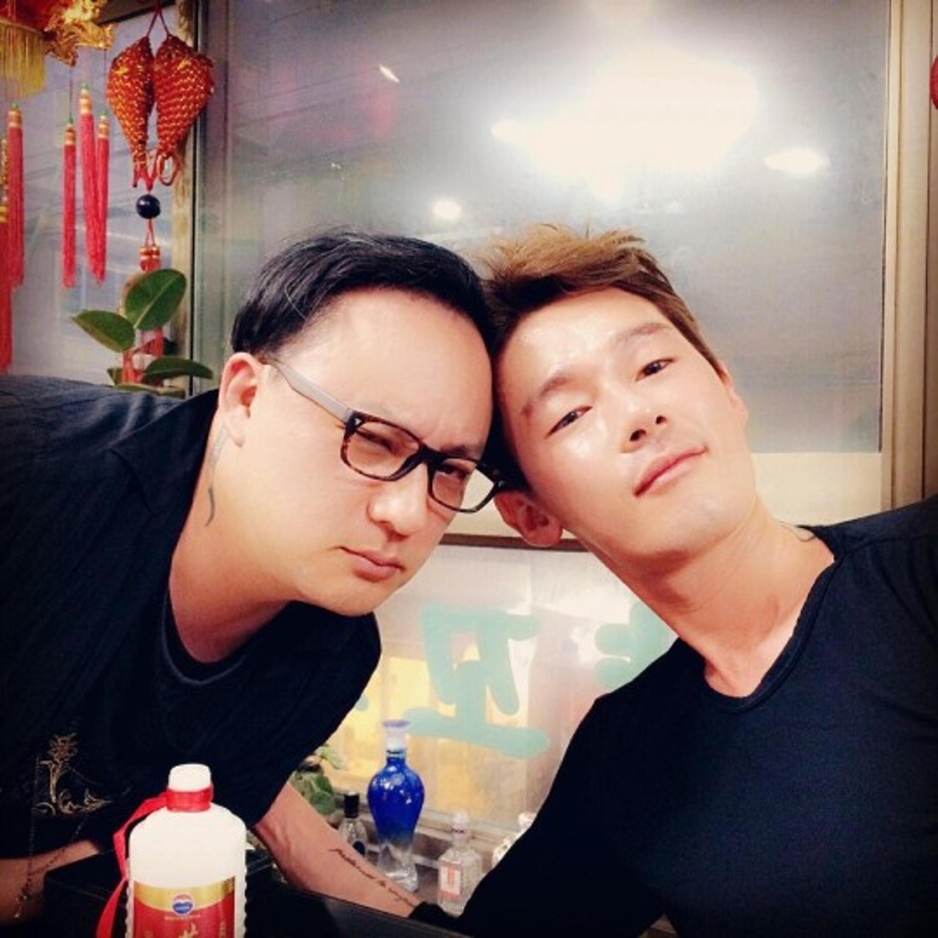 "형은 다 보고 있을까"… 허지웅, 신해철 향한 그리움