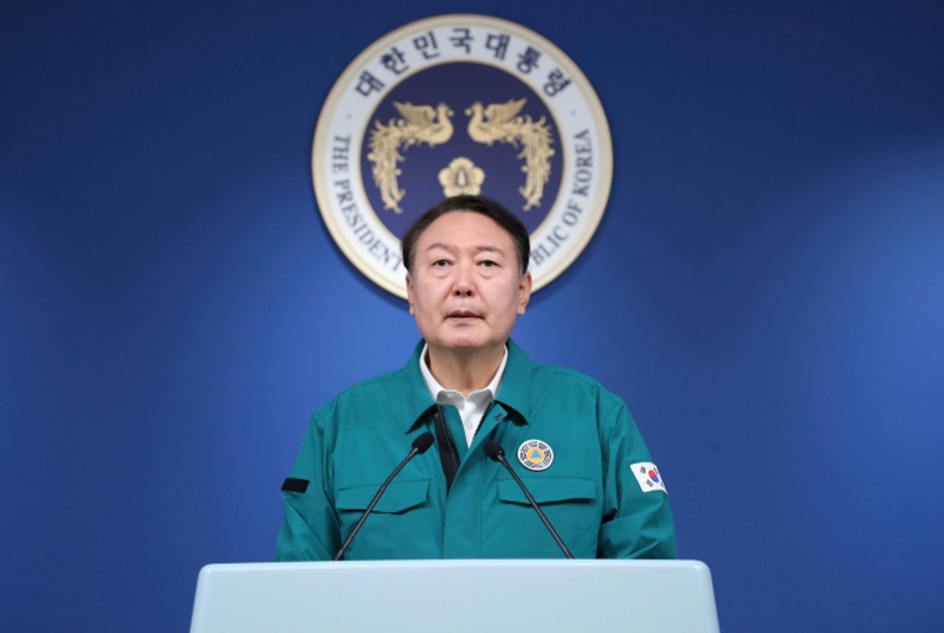 尹 대통령 "핼러윈 참사 국가애도기간… 사고 수습 국정 최우선"