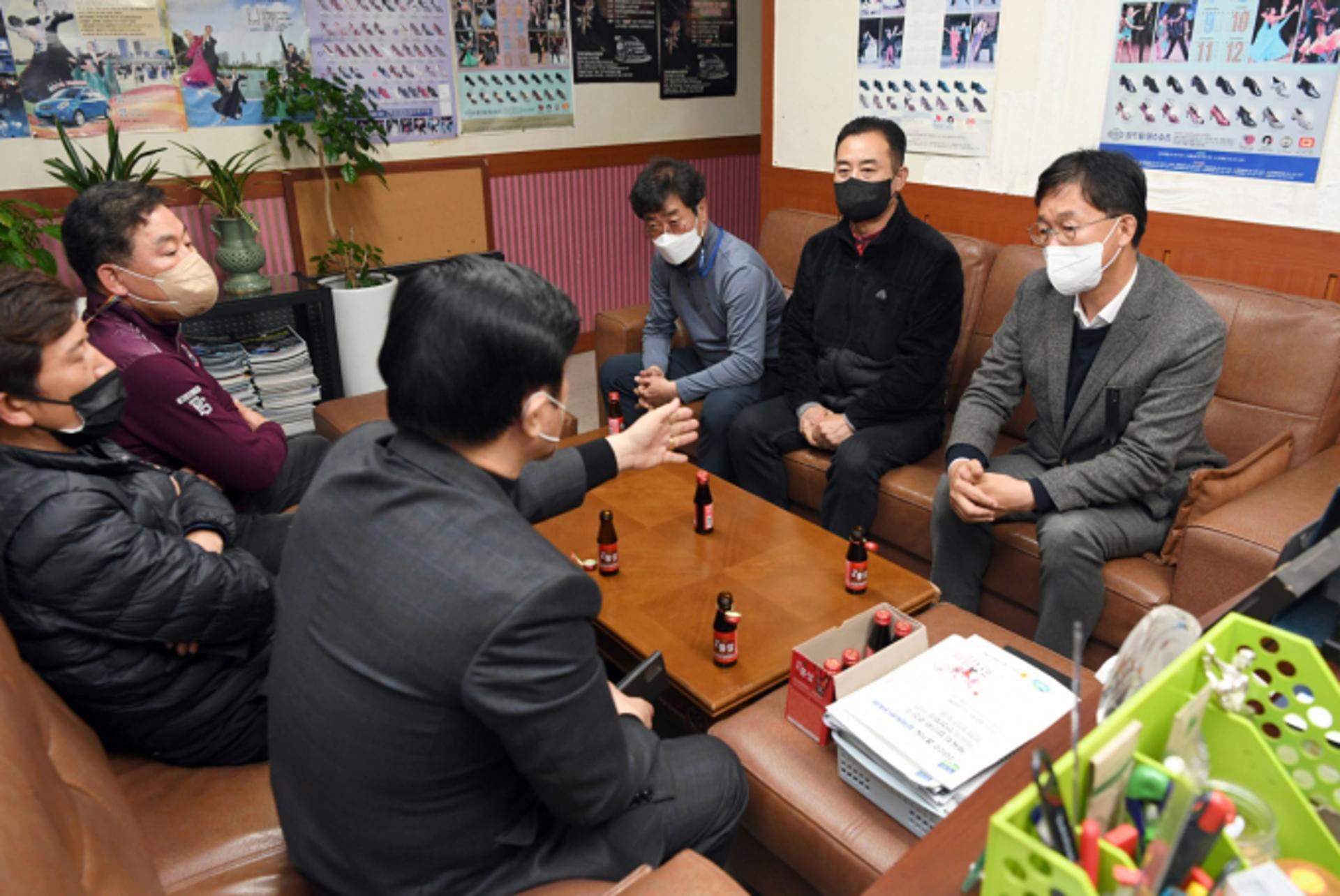 이민근 안산시장, 골목 상권 활성화위해 '사리골 상점가' 민생 점검