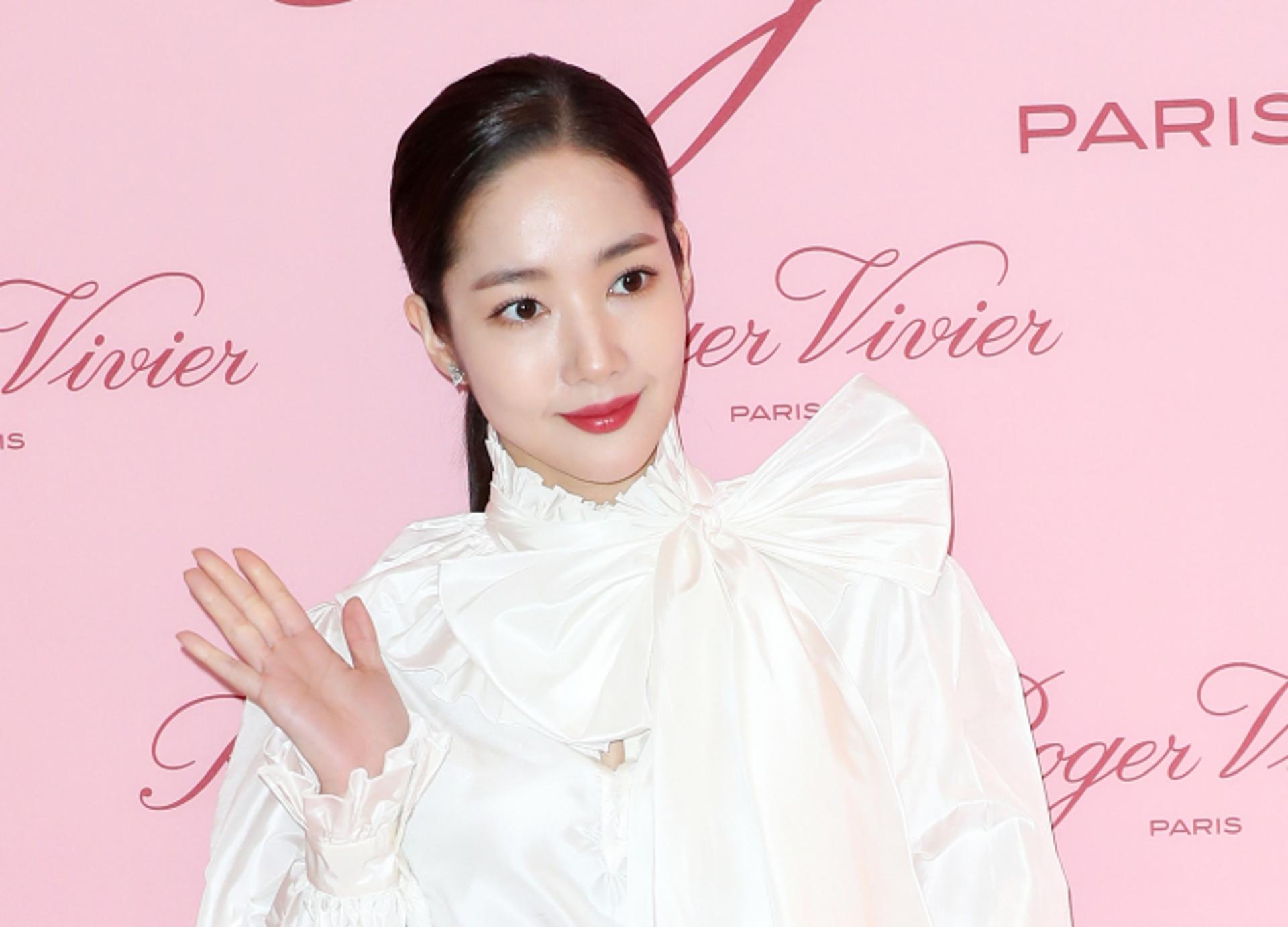 열애설 후폭풍?… 경찰, 박민영 소속사 후크엔터 압수수색