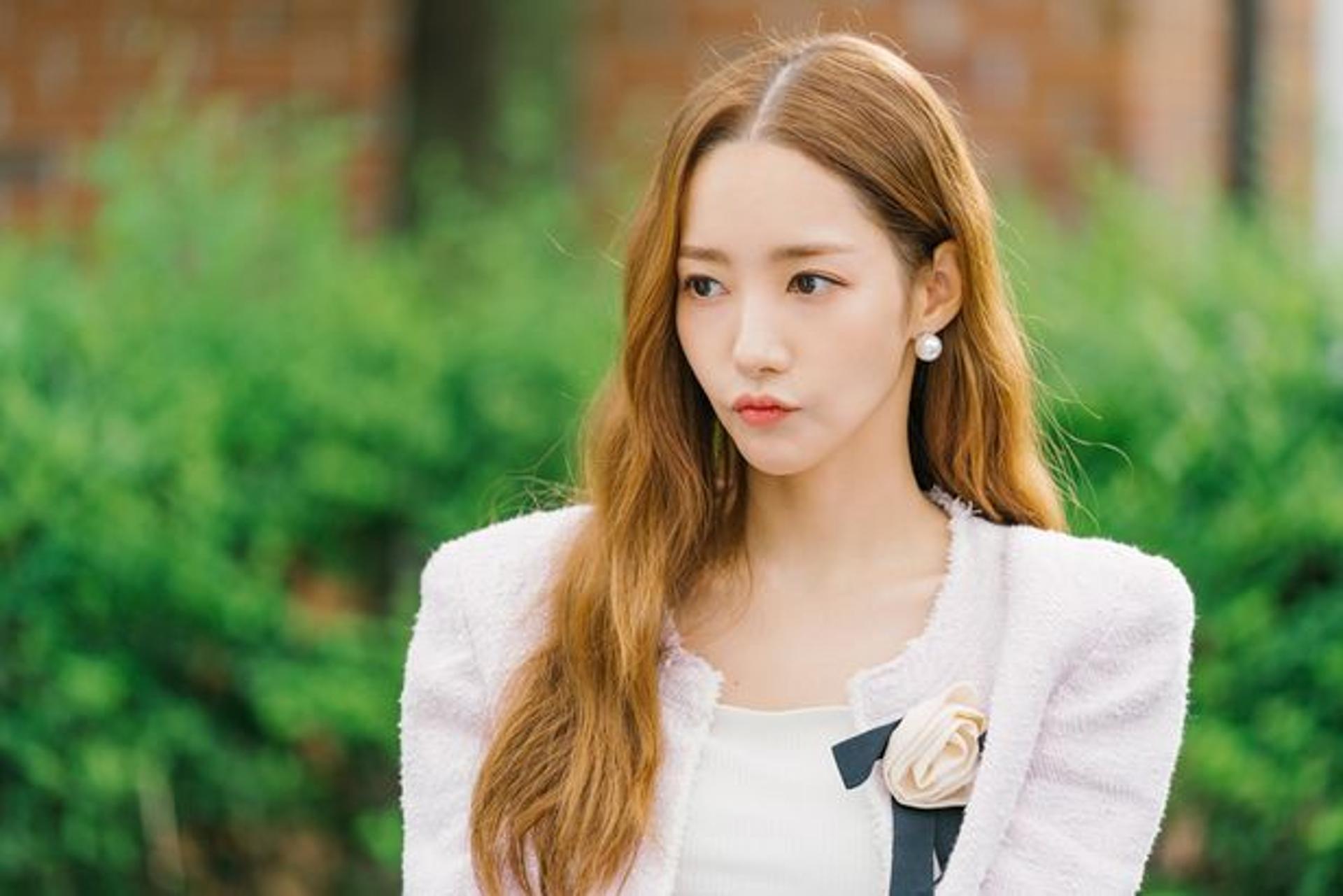 박민영, 쓸쓸한 퇴장… '로코퀸' 명성 흔들 [김유림의 연예담]
