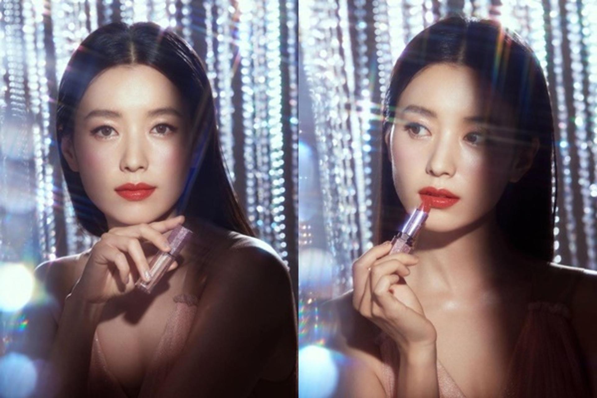 "치명적 비주얼"… 한효주, 매혹의 레드립 여신