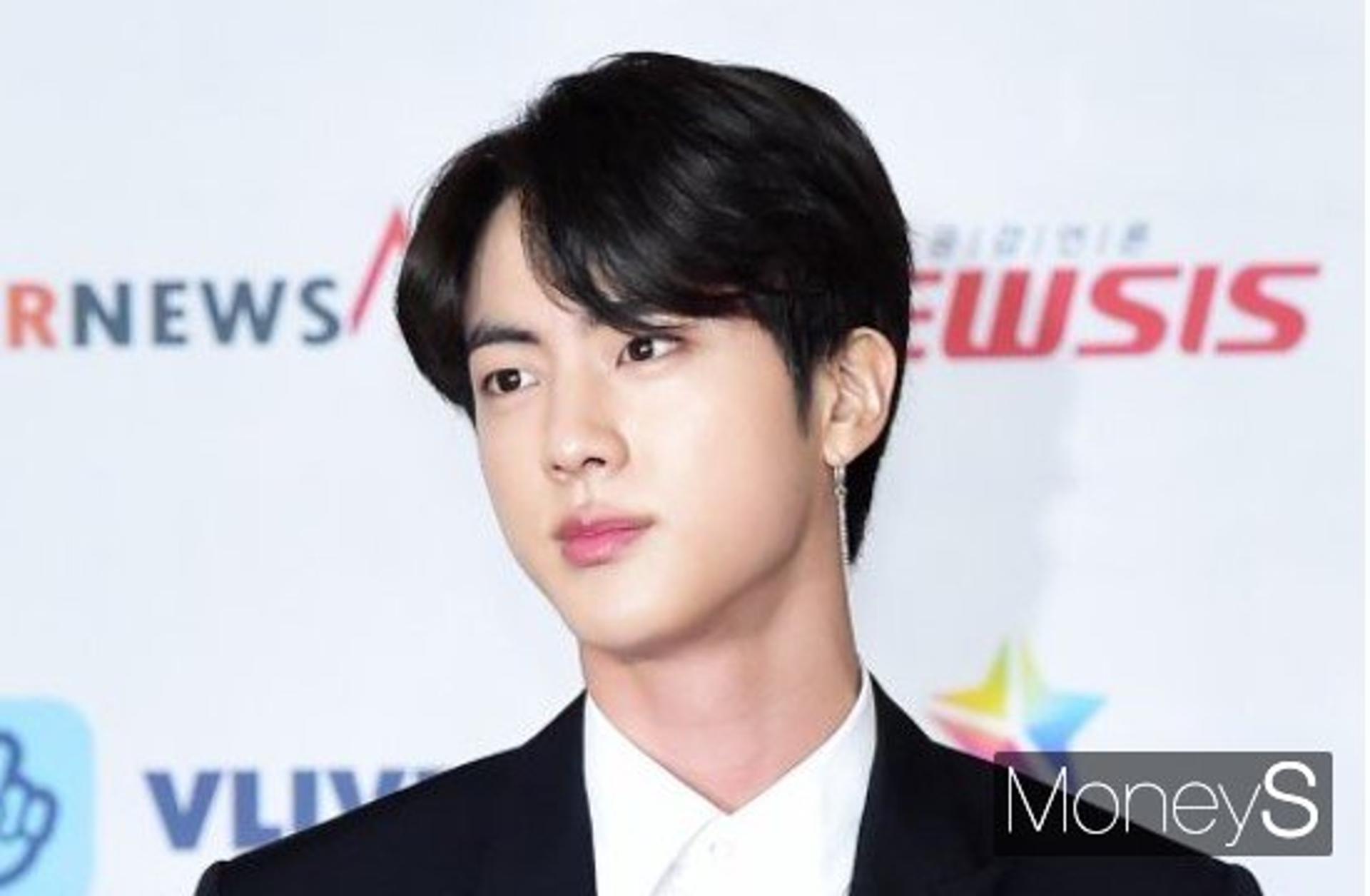 "훈련소 오시면 안돼요"… 입대 앞둔 BTS 진, 팬들에 호소를?