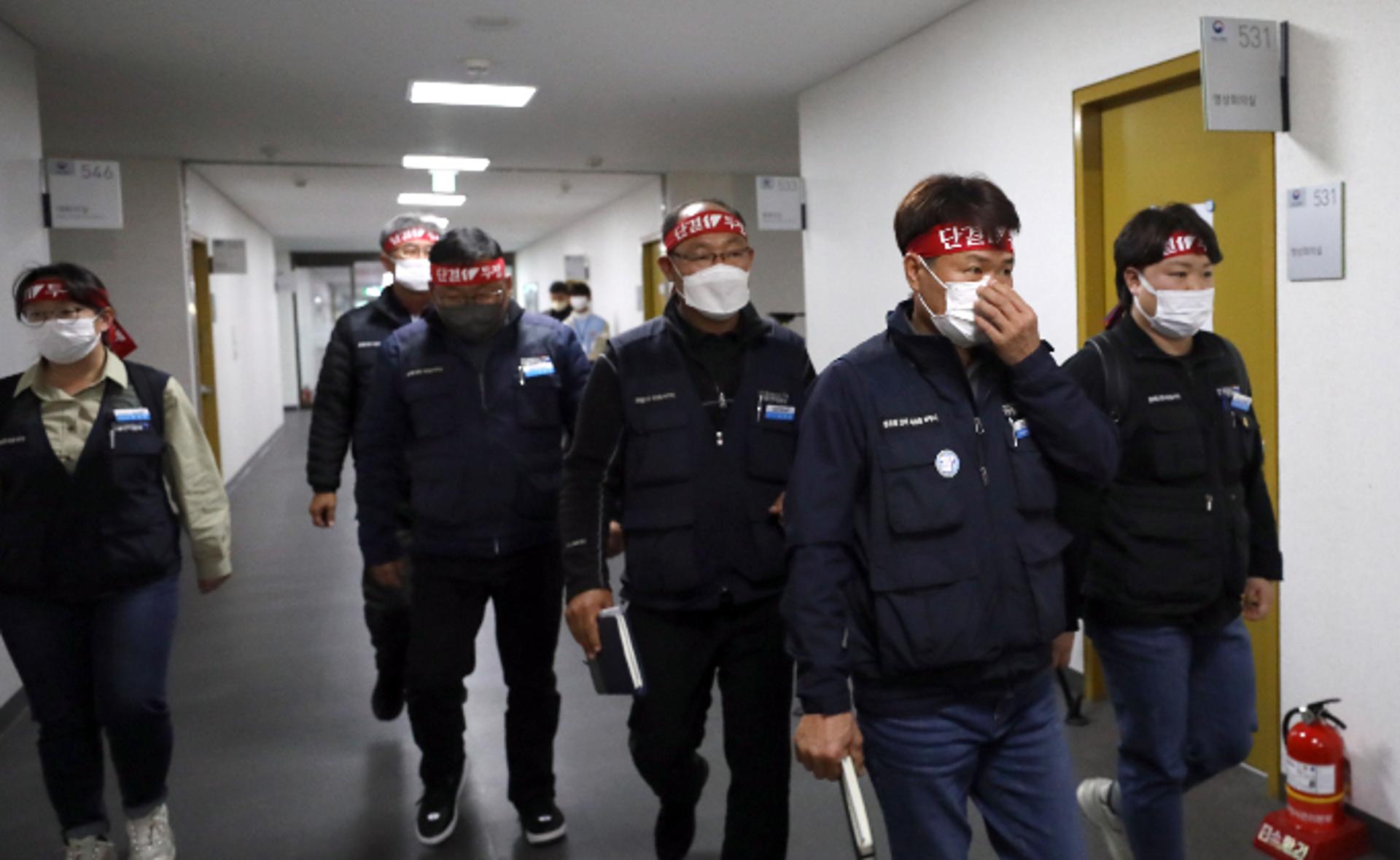 정부·화물연대, 총파업 첫 협상 결렬… 산업계 피해 확대 우려
