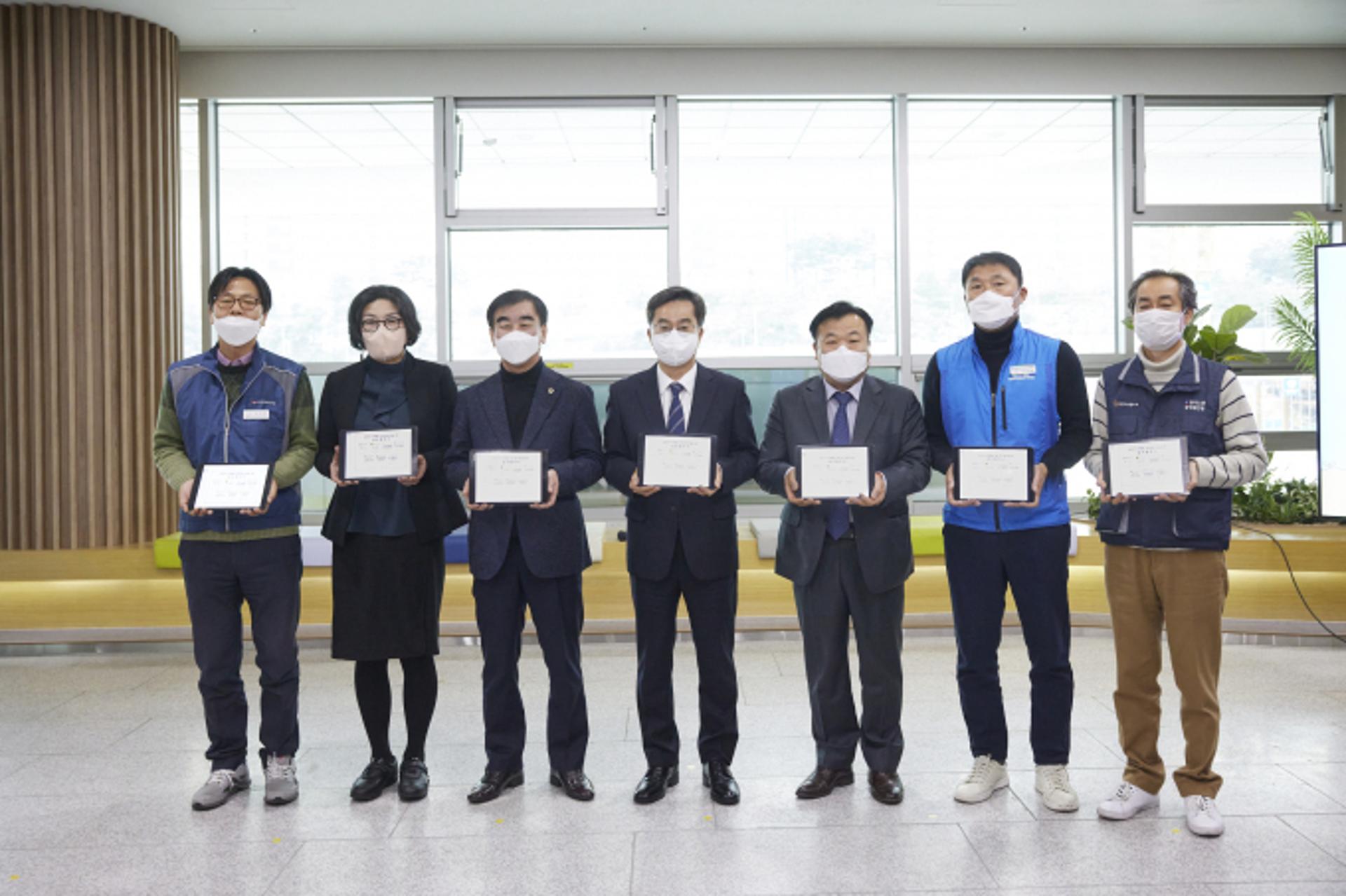 경기도, '레드팀 1호제안' 정책실현 가시화…청사내 1회용품 안 쓴다