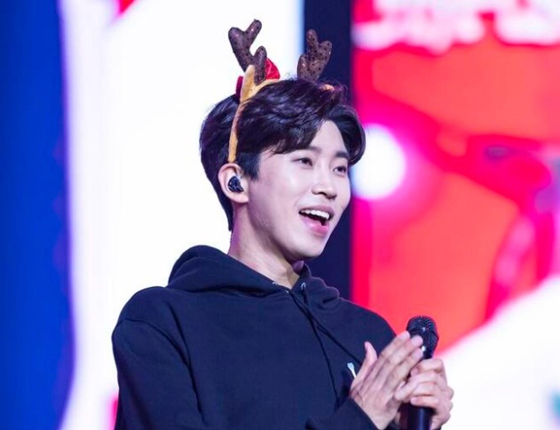 임영웅 산타가 홍대에?… 선물+댄스까지 '목격담' 화제