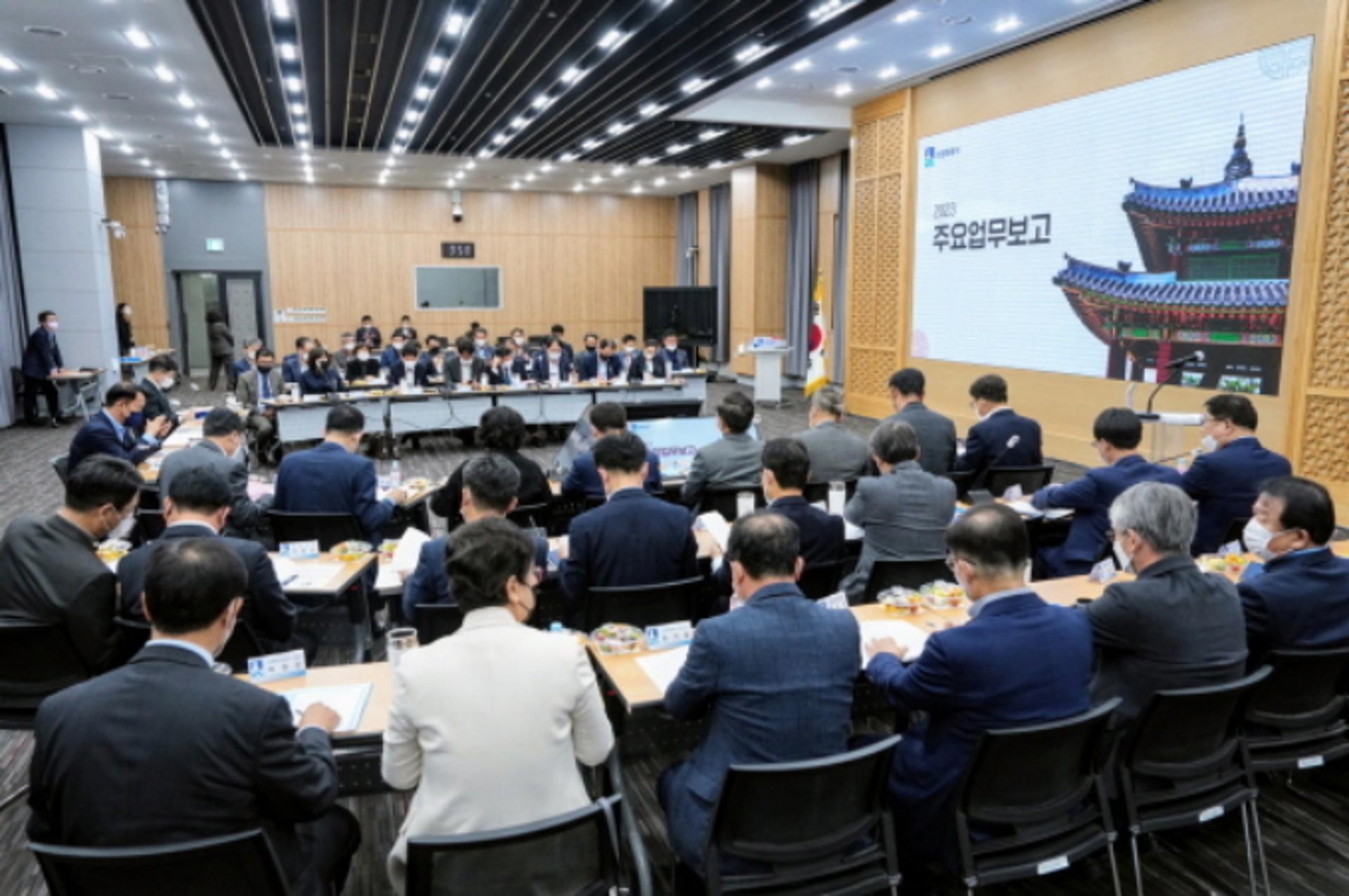 수원시 신년화두 '신정안민'…'경제·혁신·돌봄 최우선목표' 전략수립