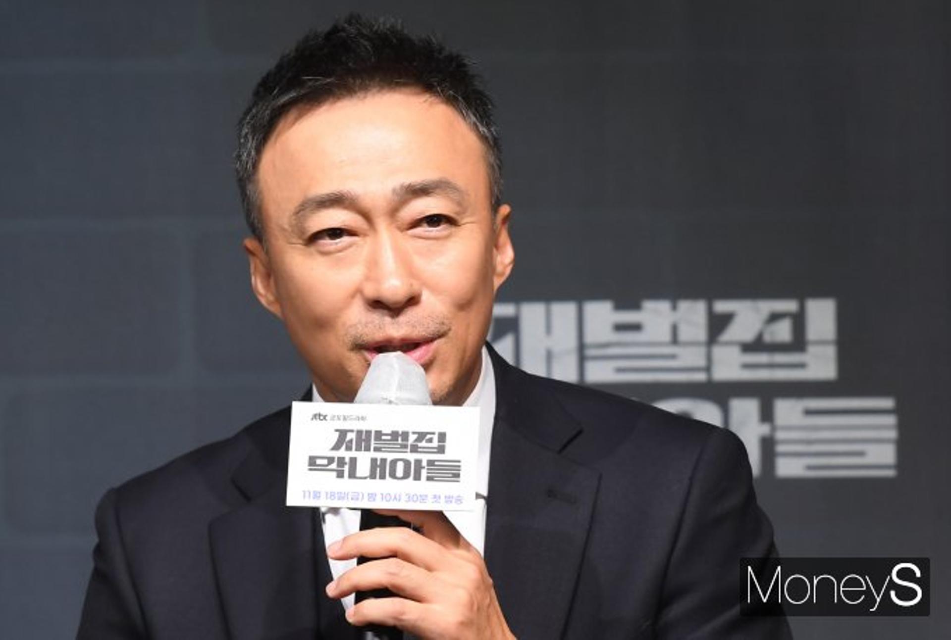 진양철 회장 '뉴스룸' 뜬다… 이성민, '재벌집' 비화 공개