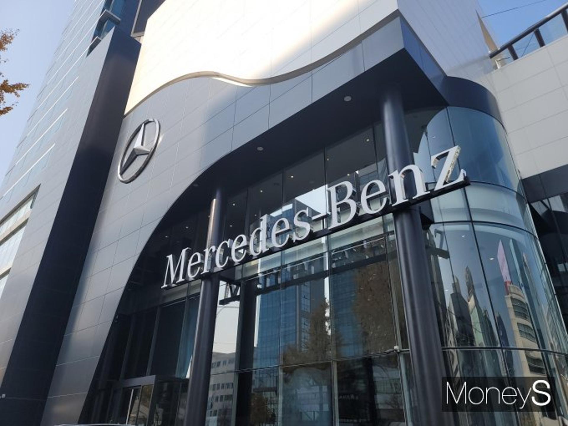 벤츠·BMW, 치열한 선두 경쟁의 이면