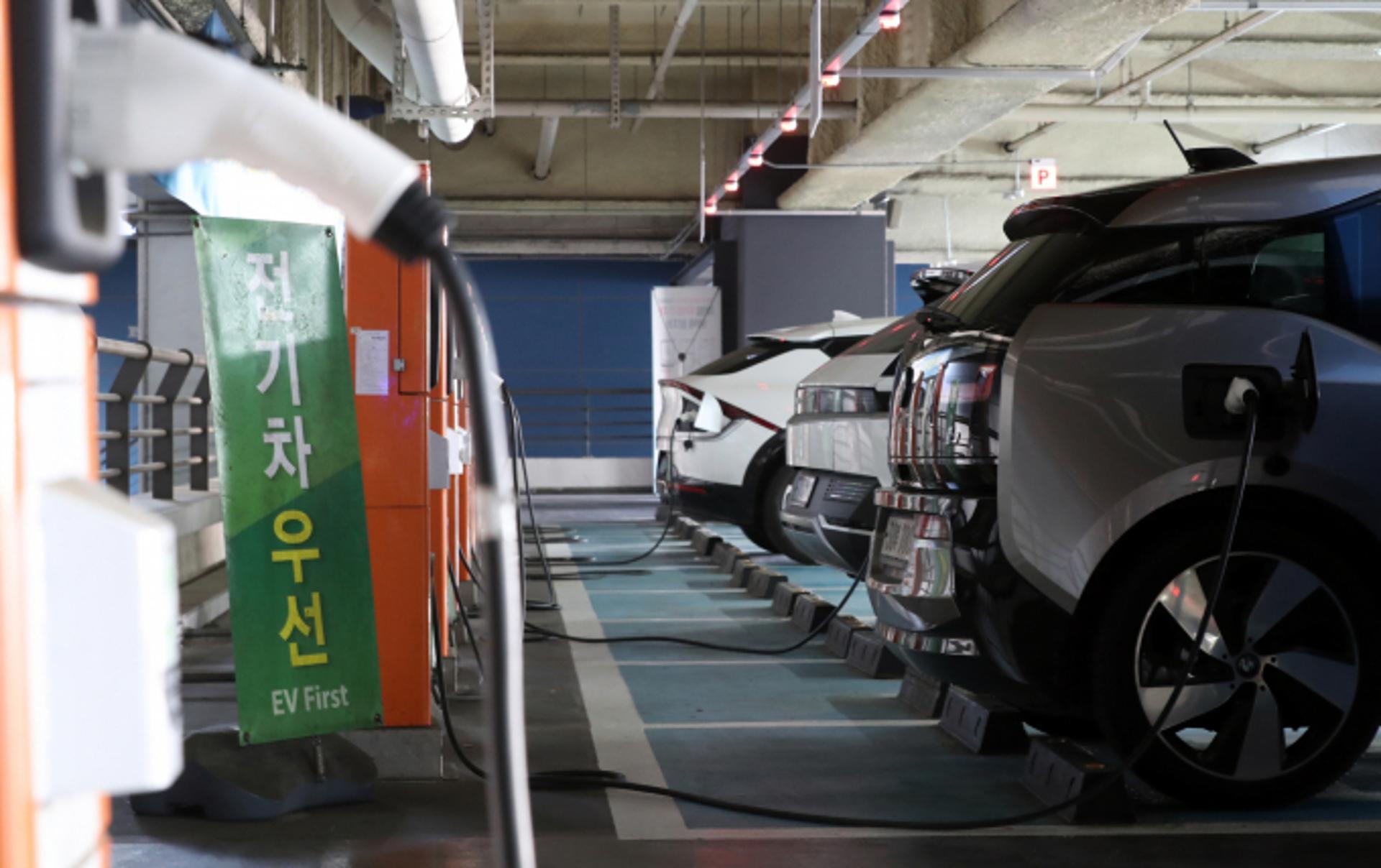 전기차 보조금, 국산차 더 주고 수입차 덜 준다… 정부, 美 IRA에 반격