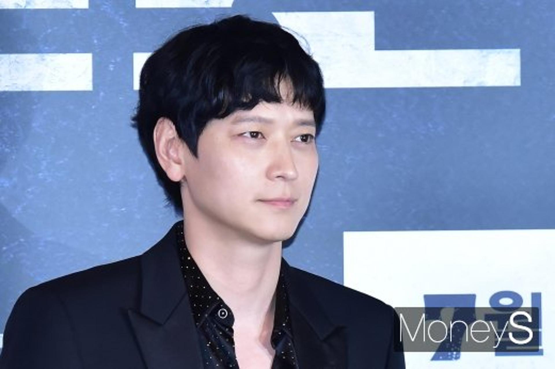강동원, FA시장 나왔다… 7년 몸 담은 YG와 결별
