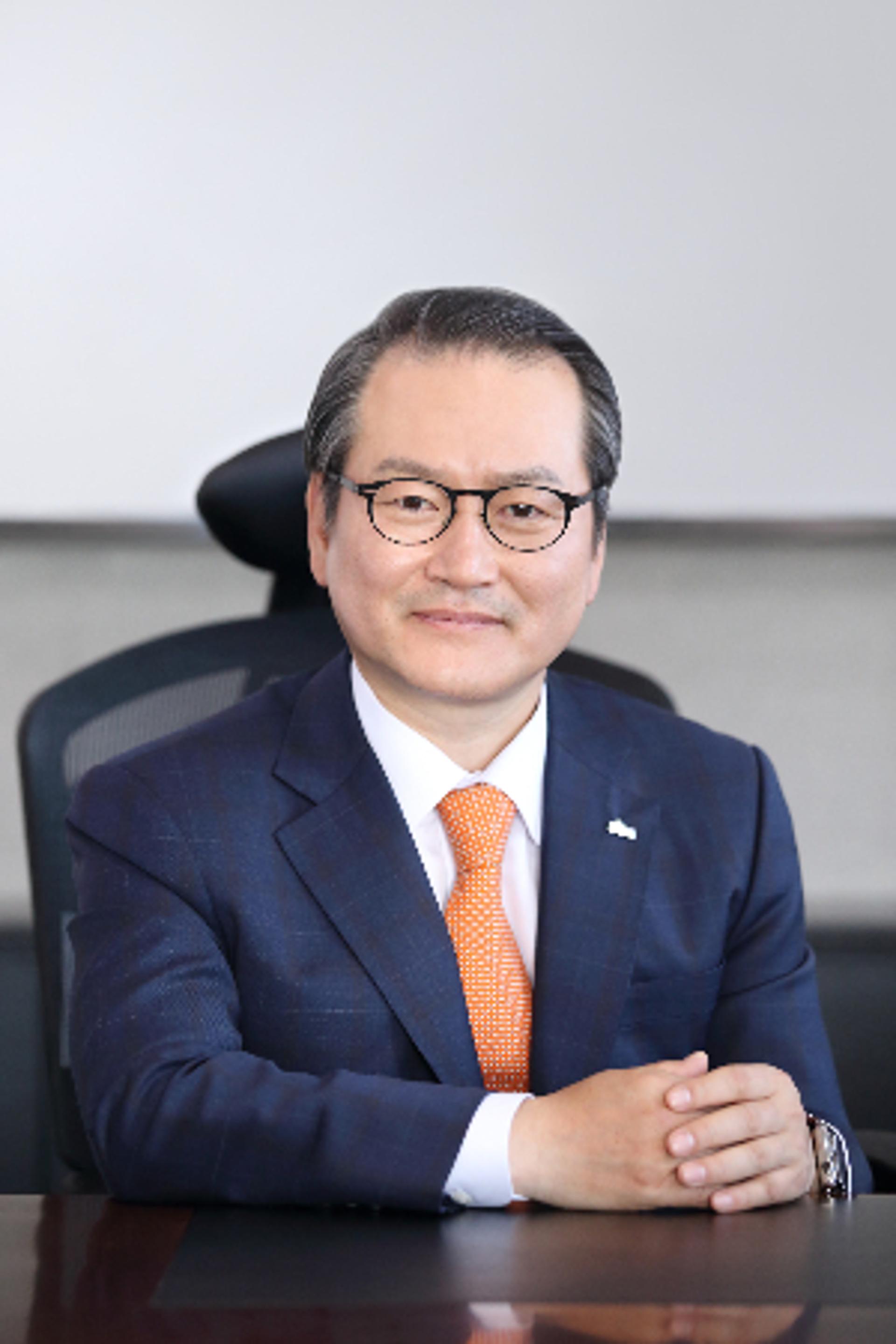 대표직 내려놓는 성대규 사장… 신한라이프 이사회 의장 맡는다