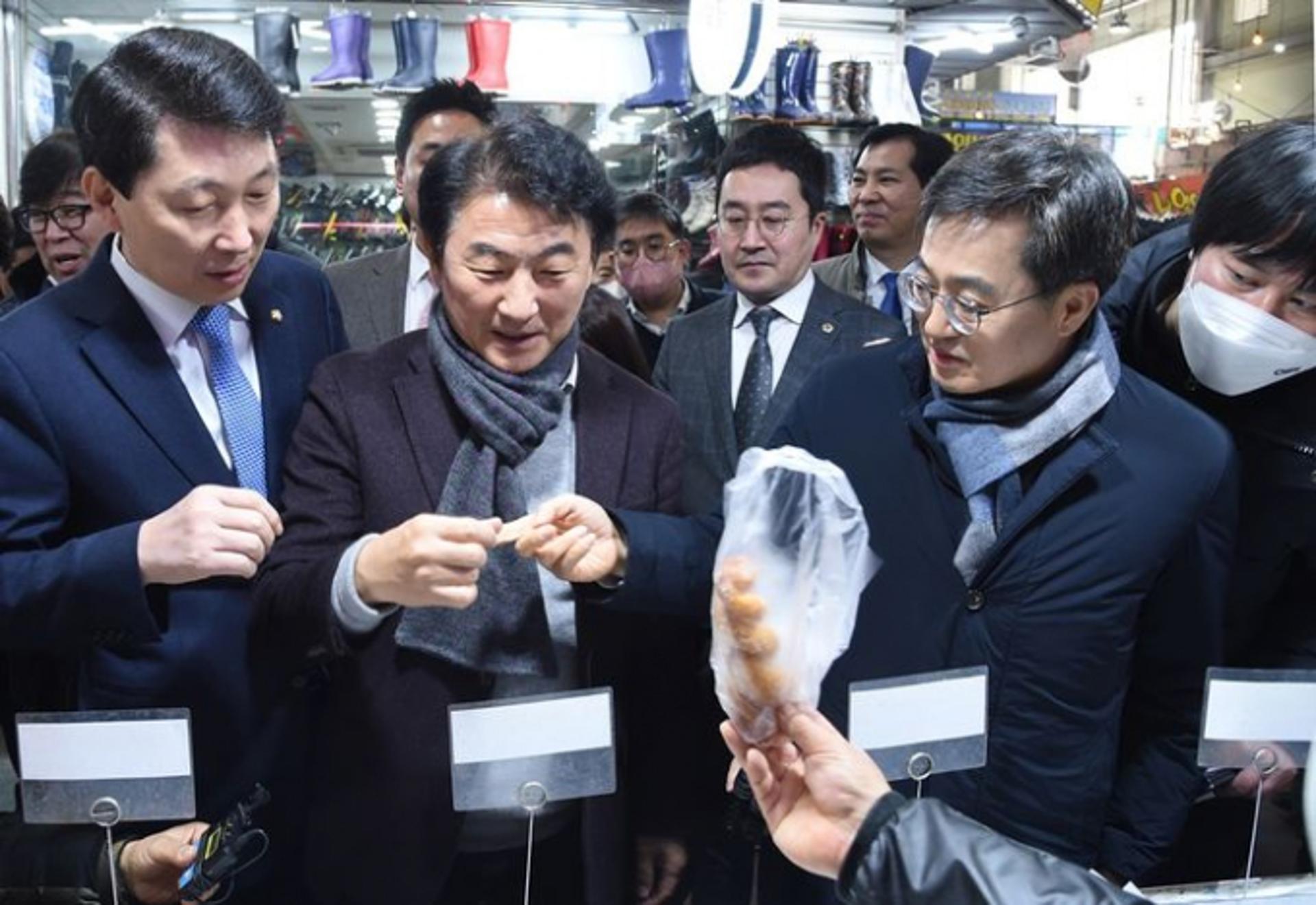 김동연-김동근, 의정부제일시장 동행…민생경제 현장 소리에 귀 기울여