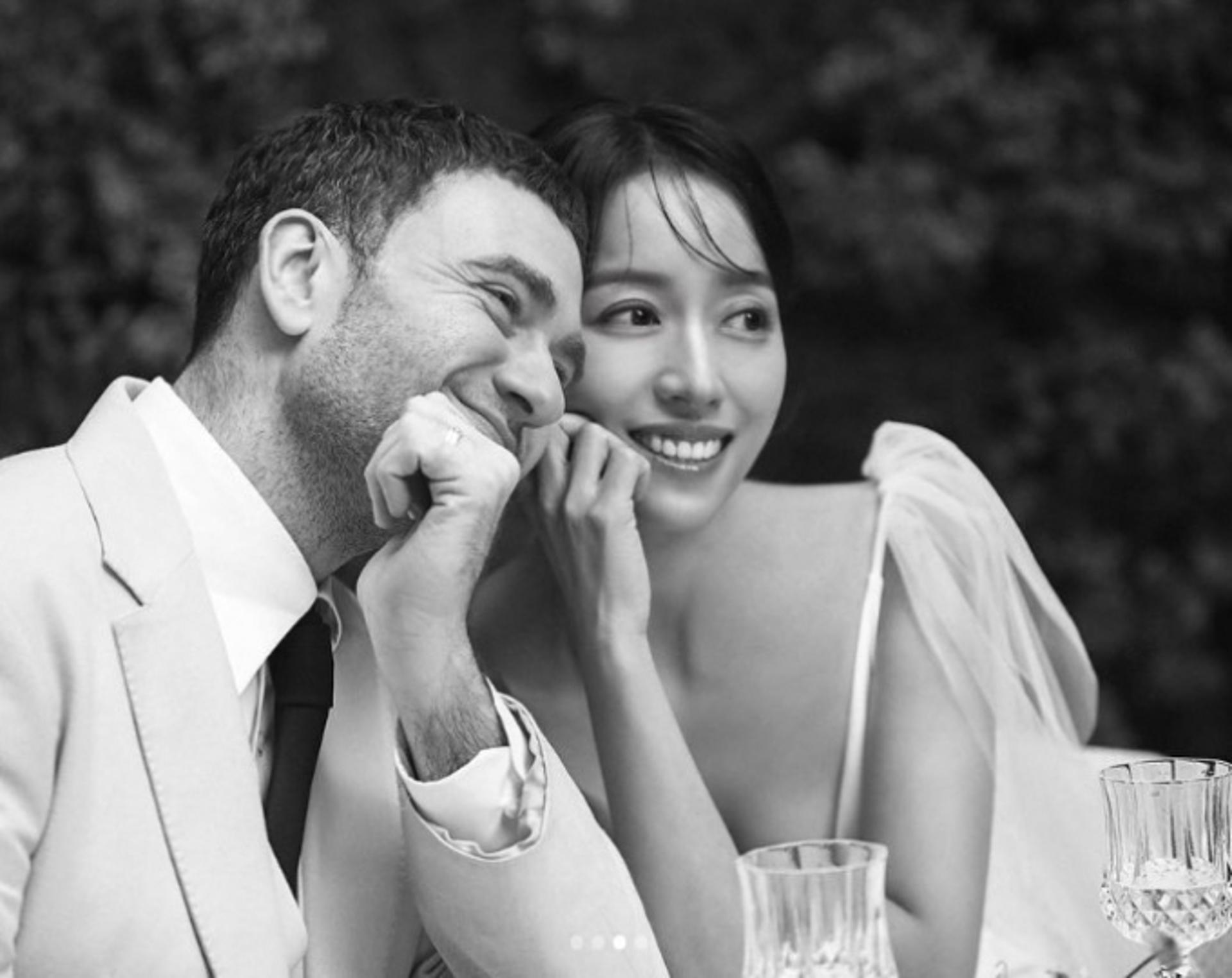 "오작교 분 찾습니다"… 임현주♥다니엘 튜더, 웨딩화보 '달달'
