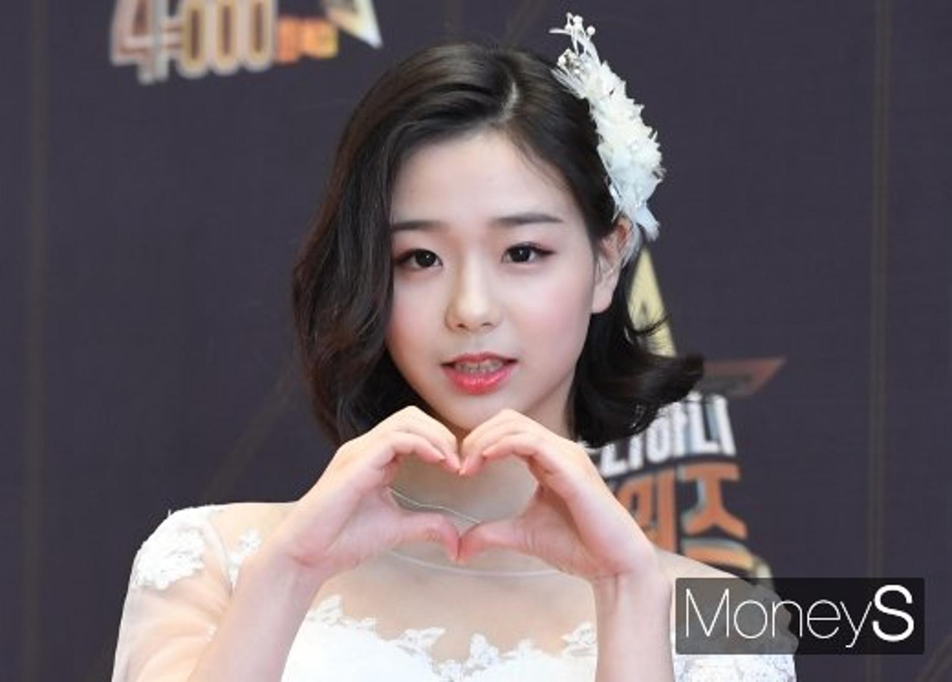 "김채연이 너 역겹대"… '학폭' 주장, 거짓이었다