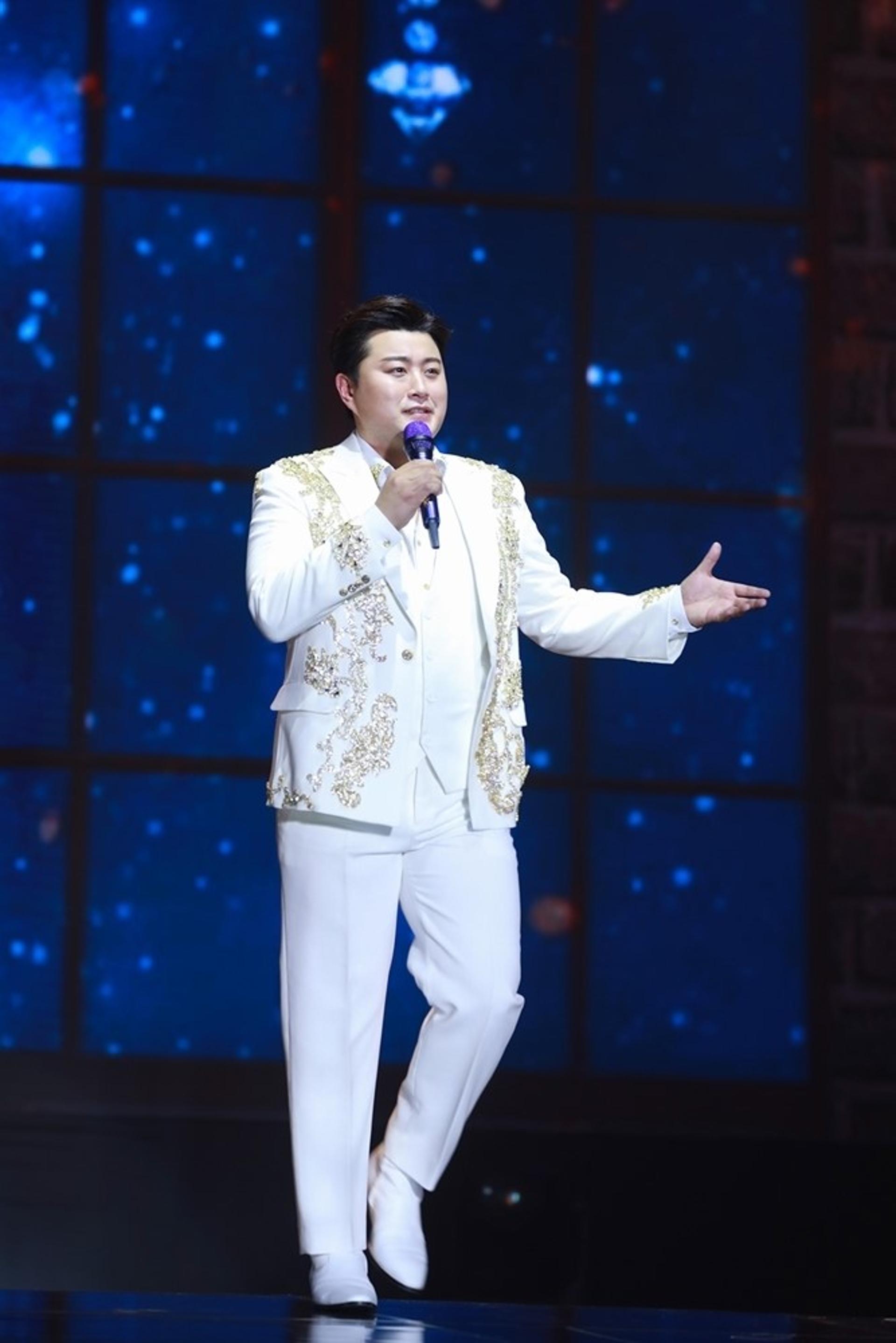 美 팝스타와 컬래버?… '트바로티' 김호중, 글로벌 행보 '관심'