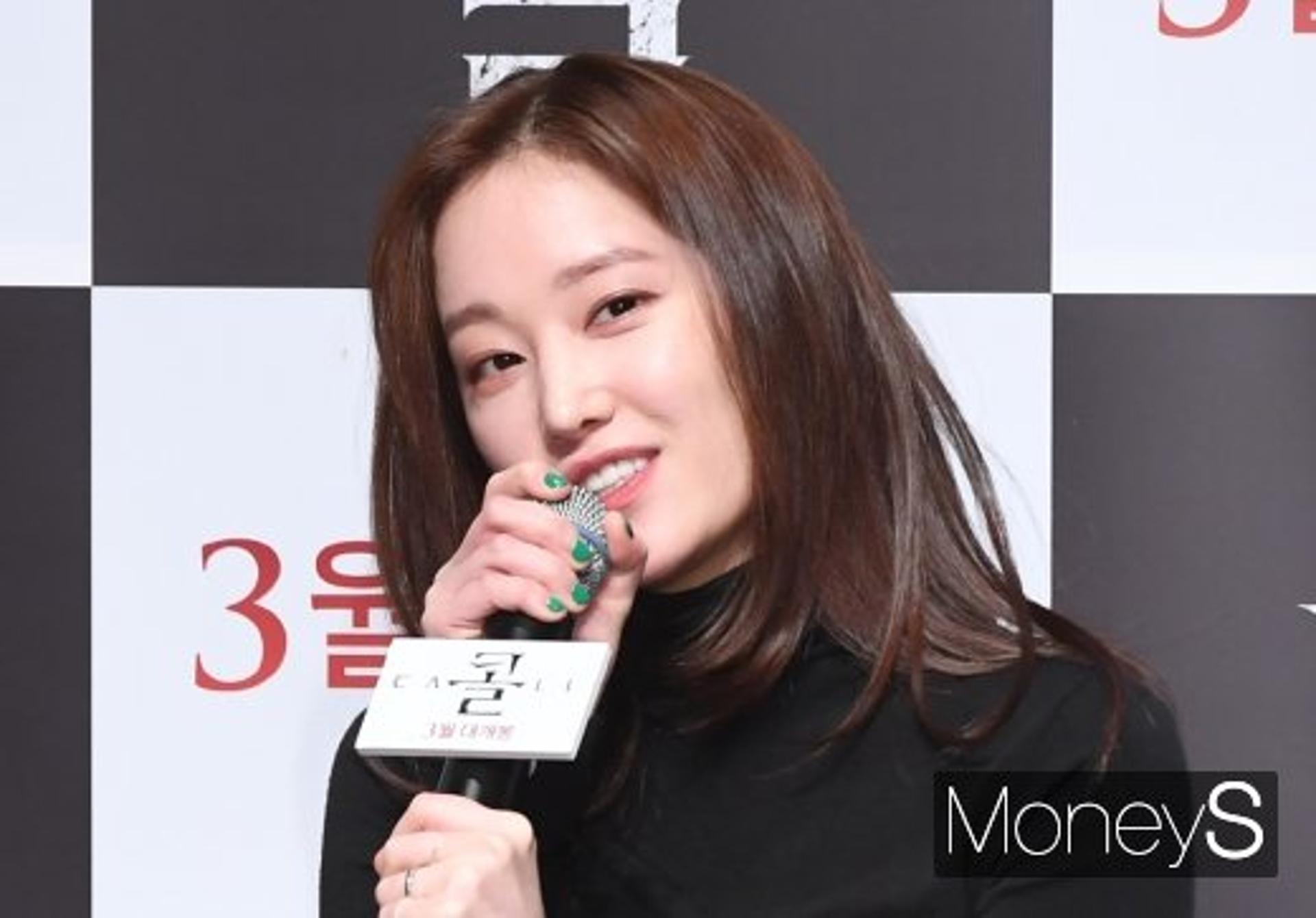 "아버지 위해 기도"… 전종서 부친상, 이충혁 감독과 빈소 지켜