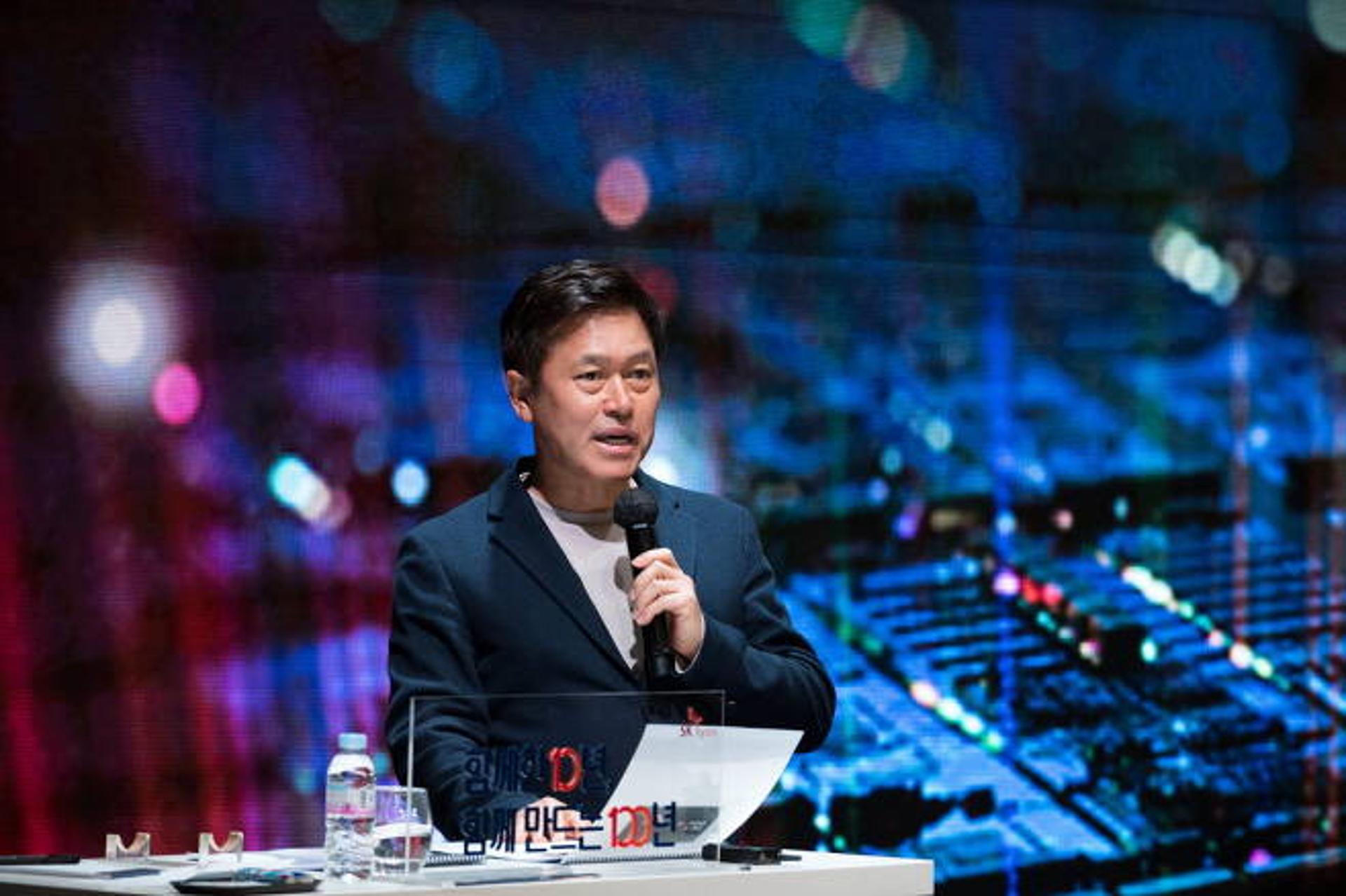 박정호 SK하이닉스 부회장 "AI 챗봇, 반도체 수요의 새 킬러 앱 될 것"