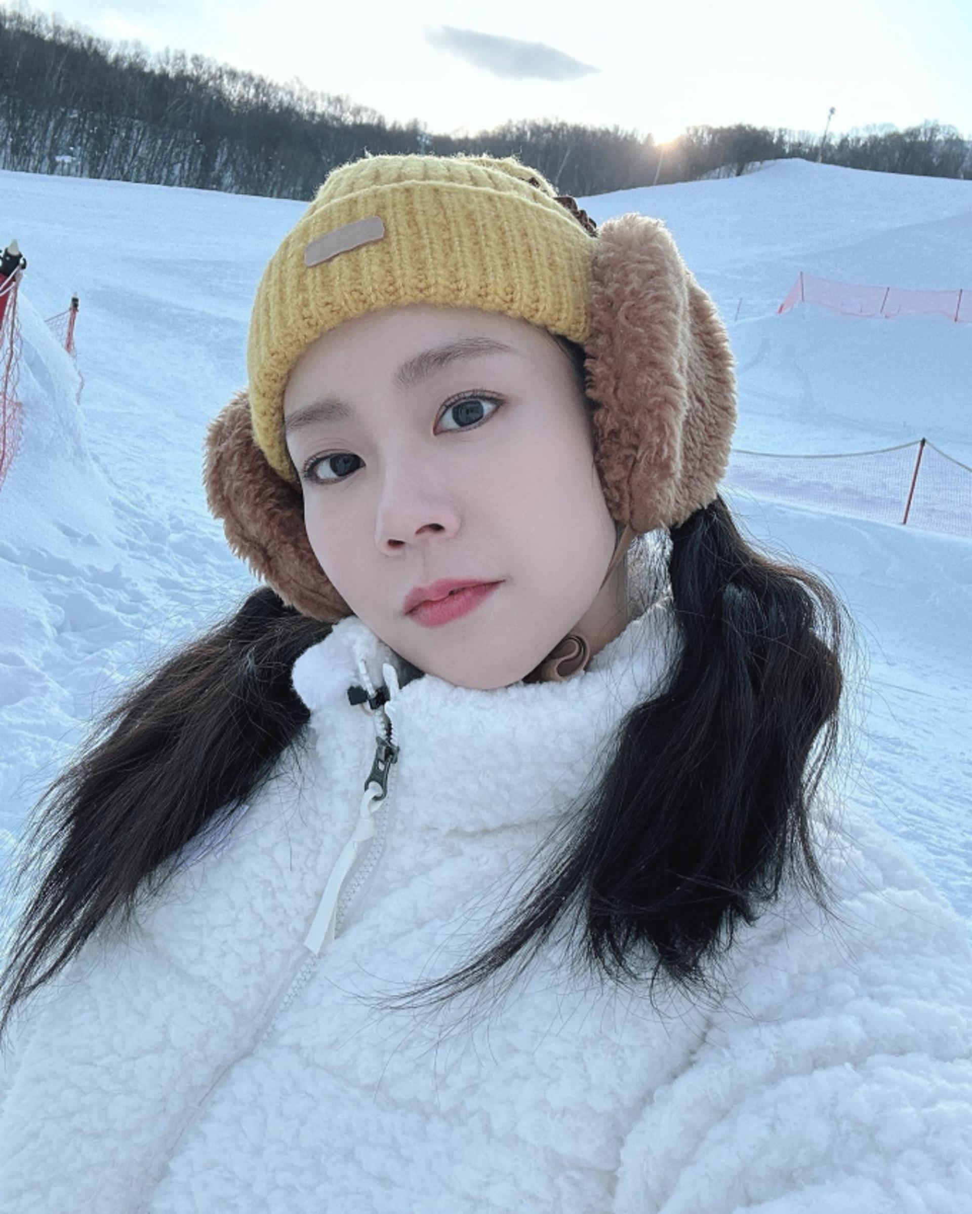 한승연, 깜찍 귀도리 하고 설경보다 눈부신 미모 자랑