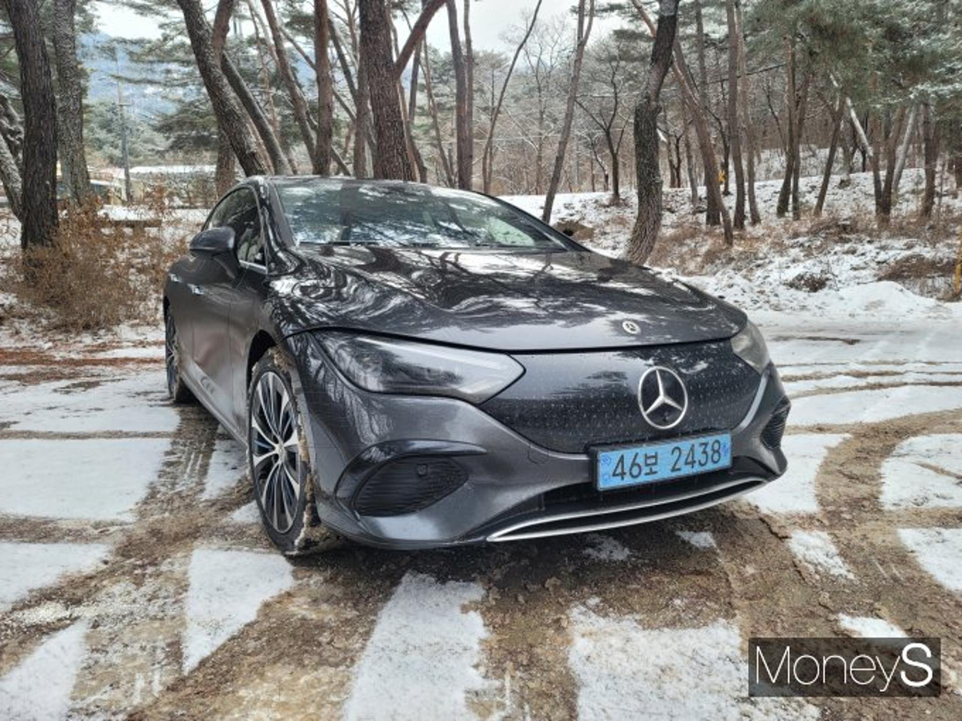 [momo톡] 눈도 즐거운 럭셔리 전기세단 '더 뉴 EQE 350+'