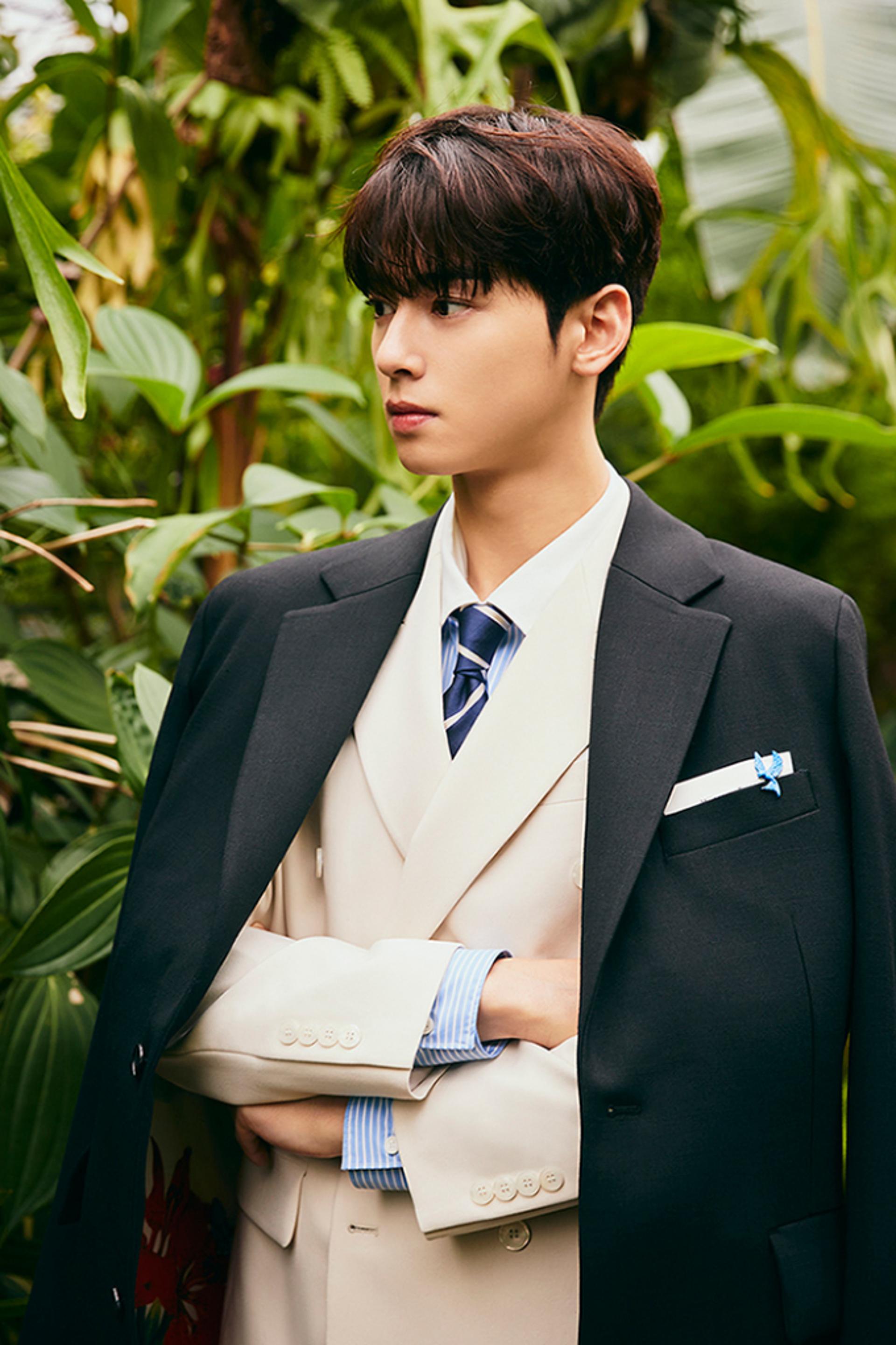 [★화보] 차은우, 슈트→캐주얼룩 완벽 소화…"얼굴이 다했네"