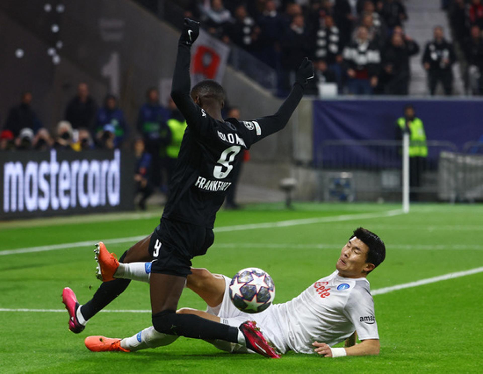 '김민재 풀타임' 나폴리, 8강행 청신호… 프랑크푸르트에 2-0 원정승