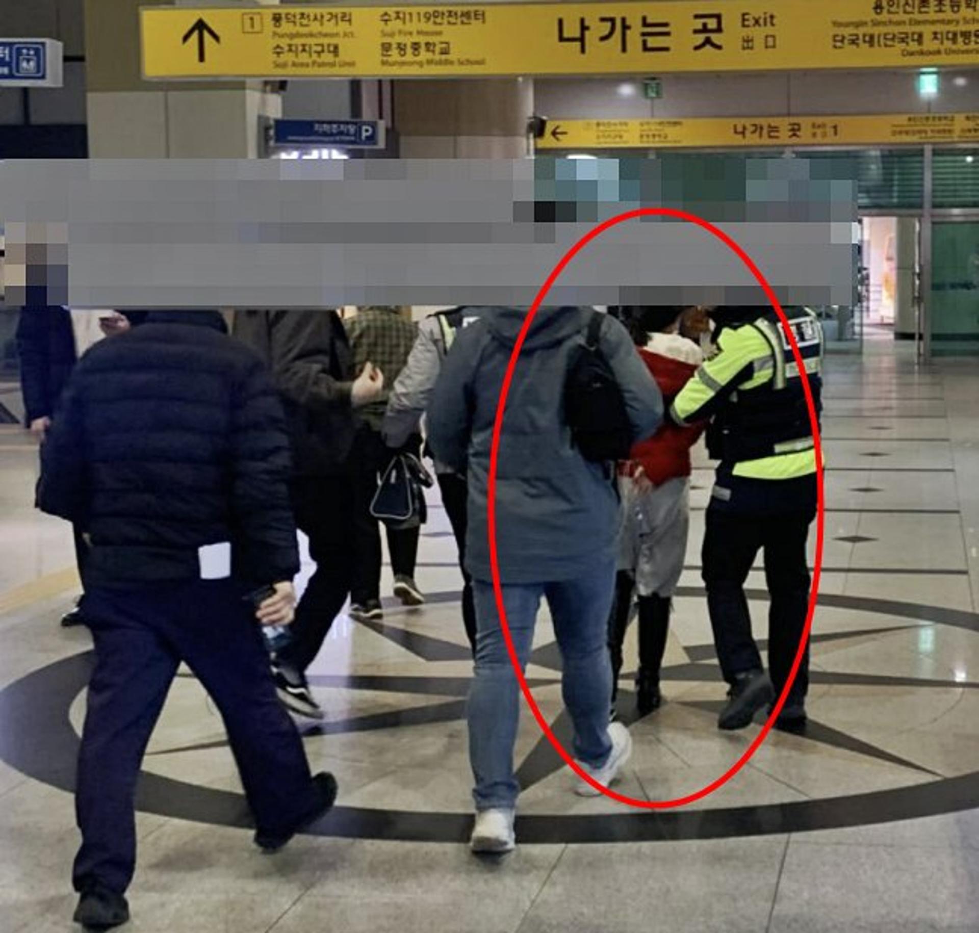 "약물 복용" 지하철서 흉기 휘두른 30대女, 왜 화났나 봤더니