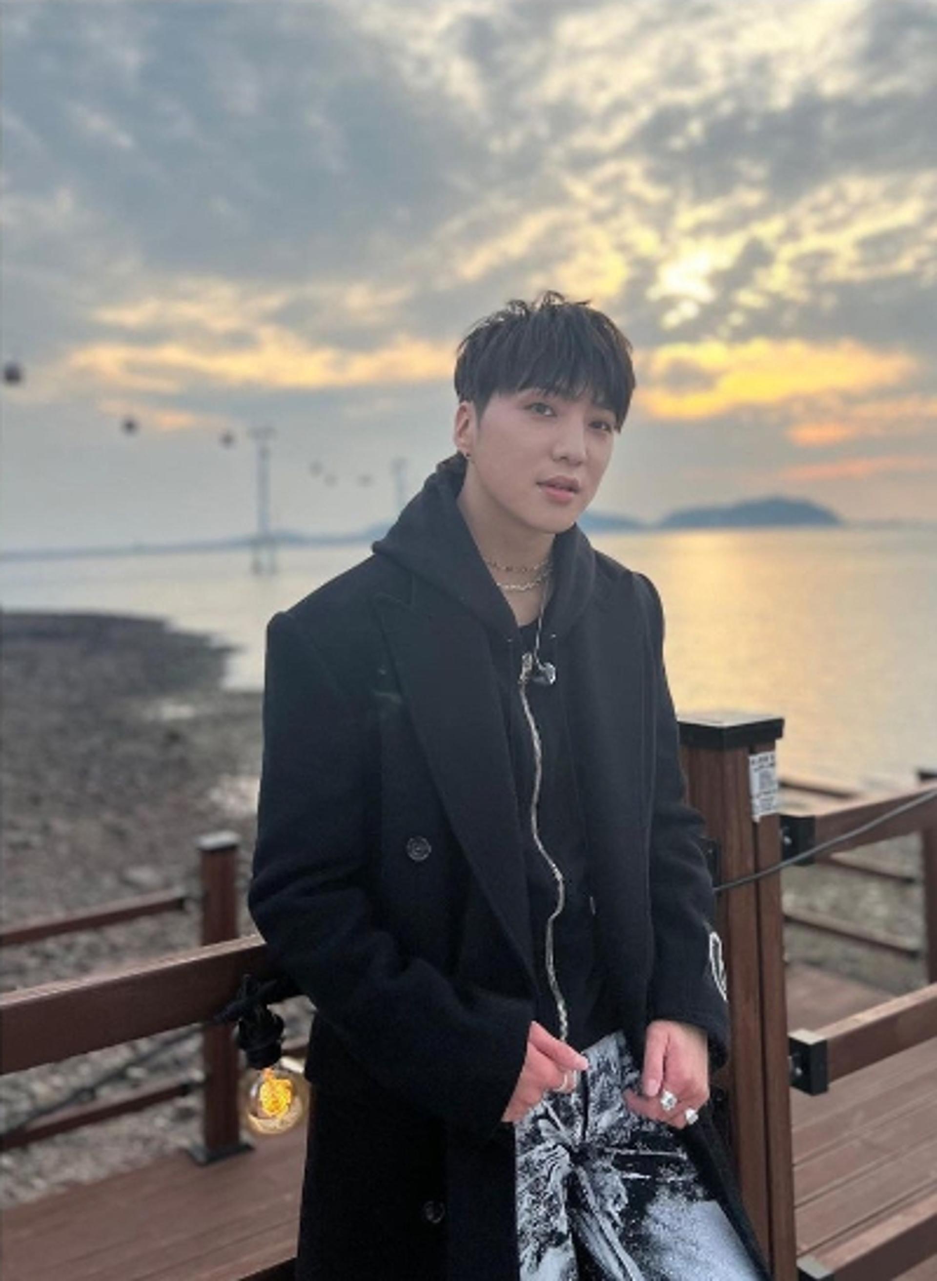 강승윤 "1등 콤플렉스 있어… 과거에 기타 안 메면 지코로 알아봐"