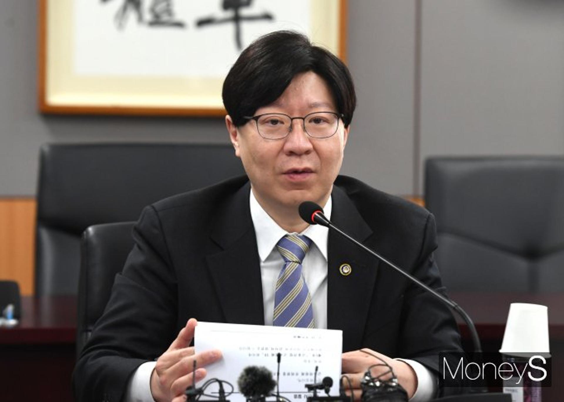 '글로벌 영업사원' 자처한 금융위, 금융사 해외진출 돕는다